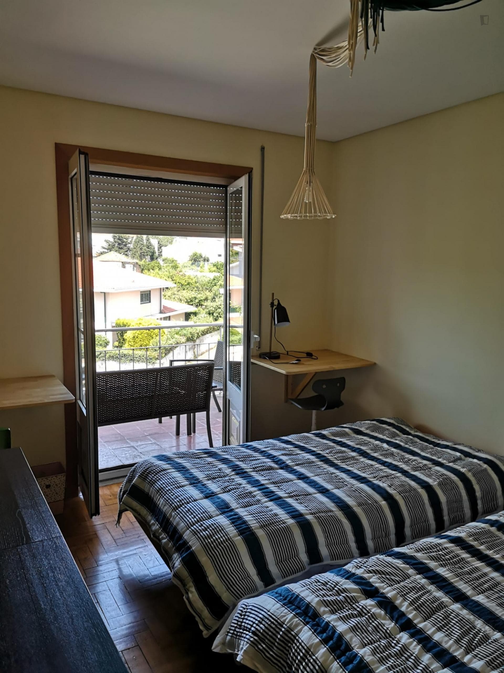 Twin bedroom in a 5-bedroom apartment near Jardim Fernando Pessa photo 1