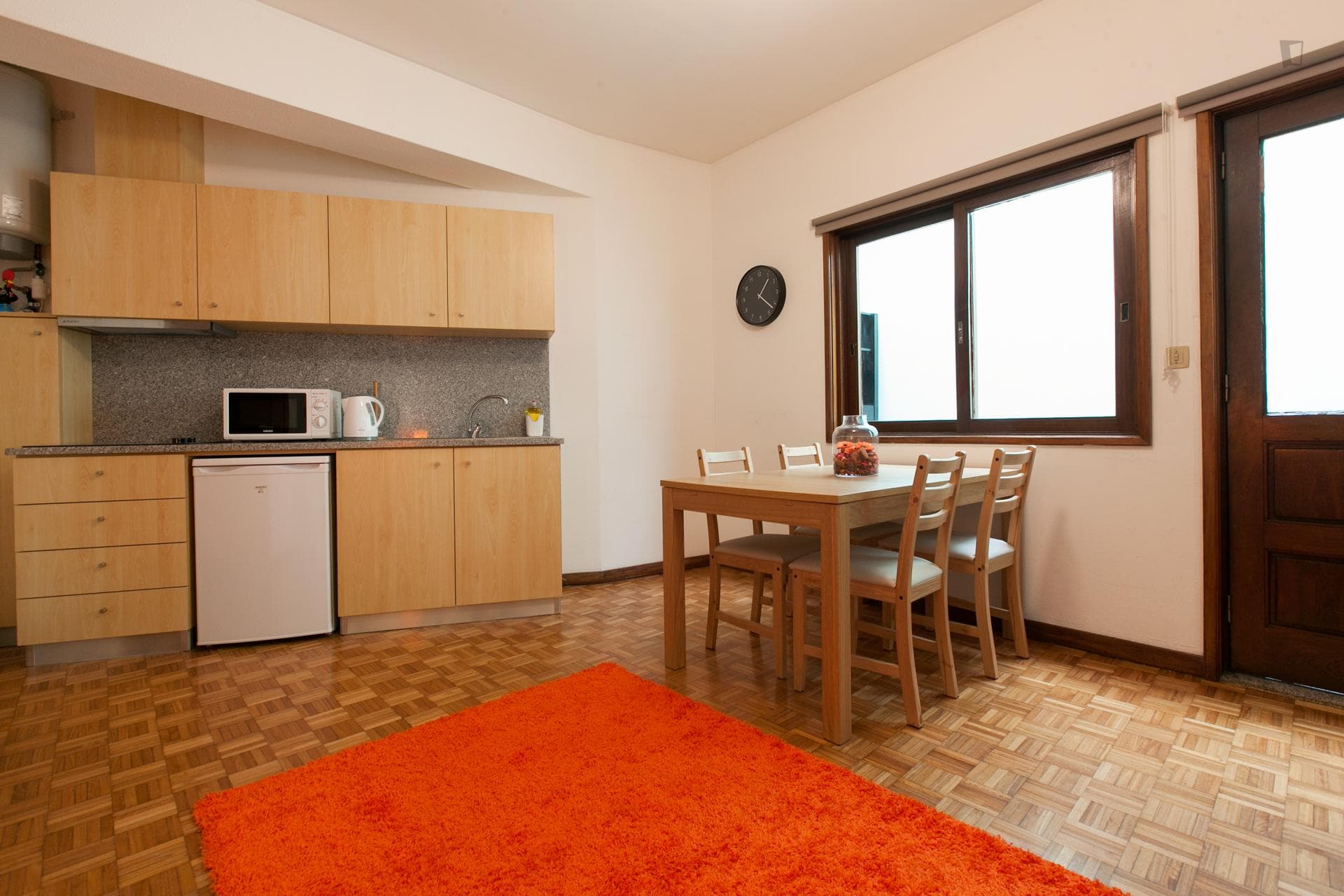 1-Bedroom apartment in São Nicolau neighbourhood photo 1