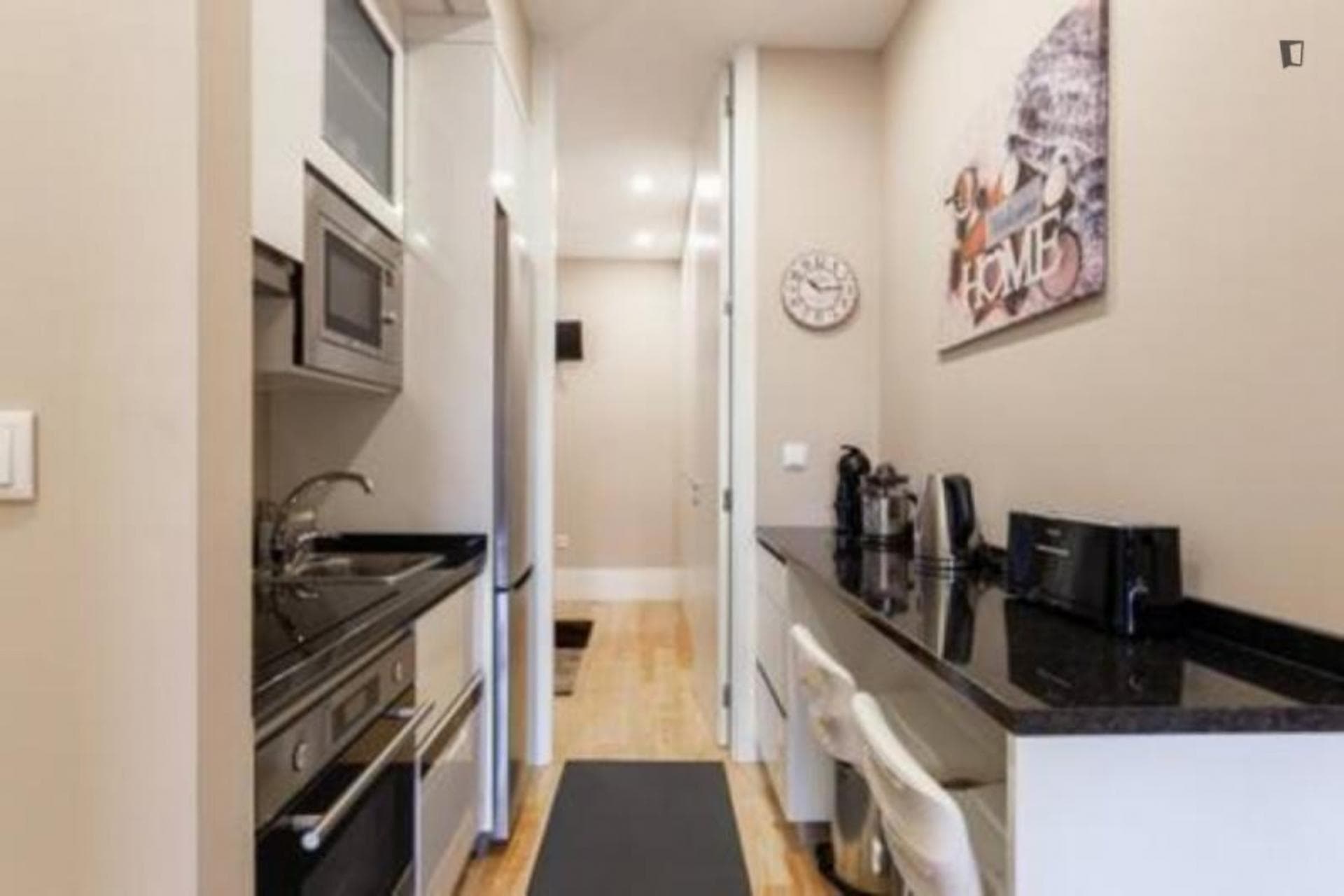Black and White 1 - Bright 1-bedroom apartment in Cedofeita photo 1