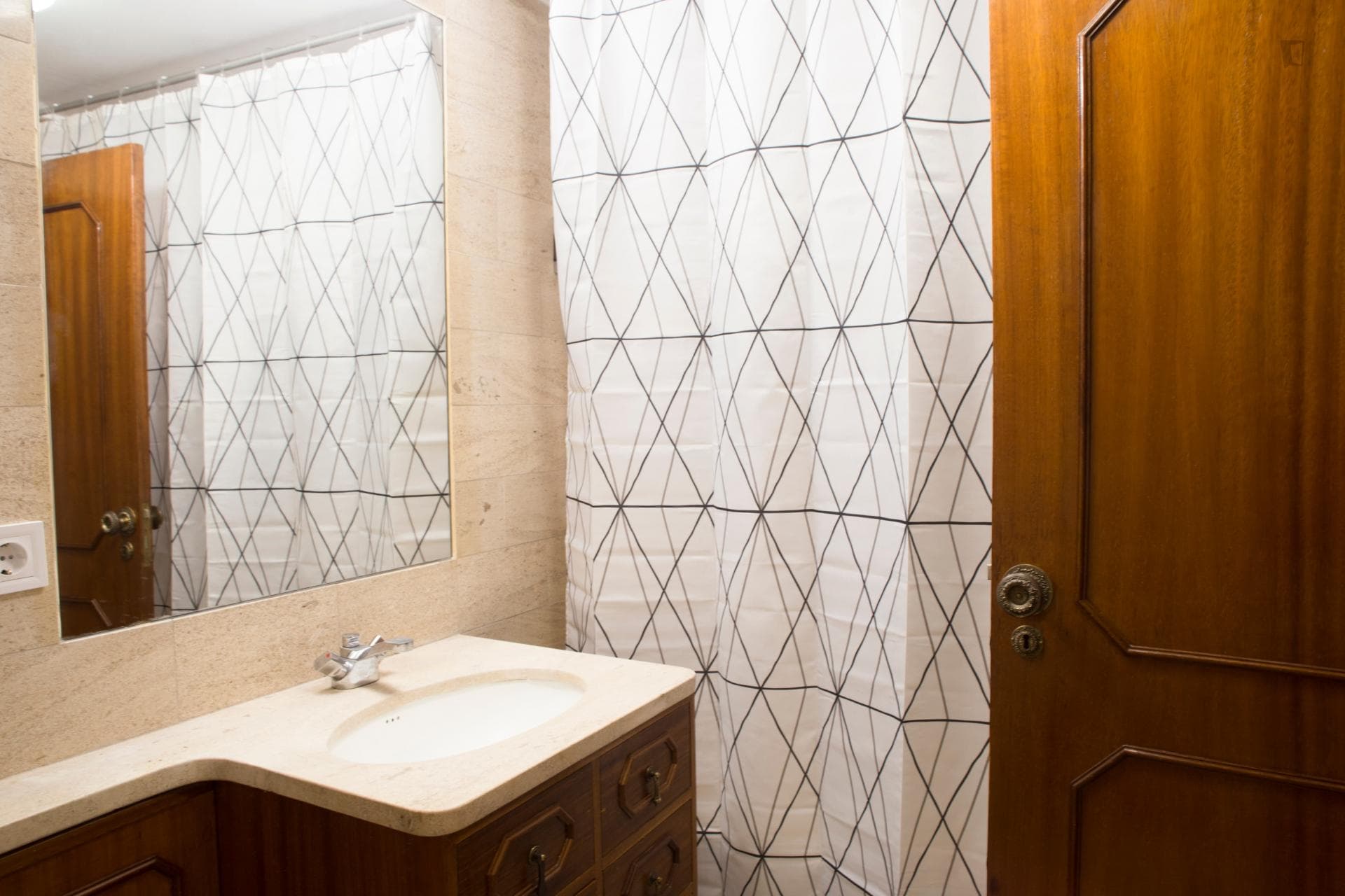 Welcoming single bedroom in Paranhos photo 1