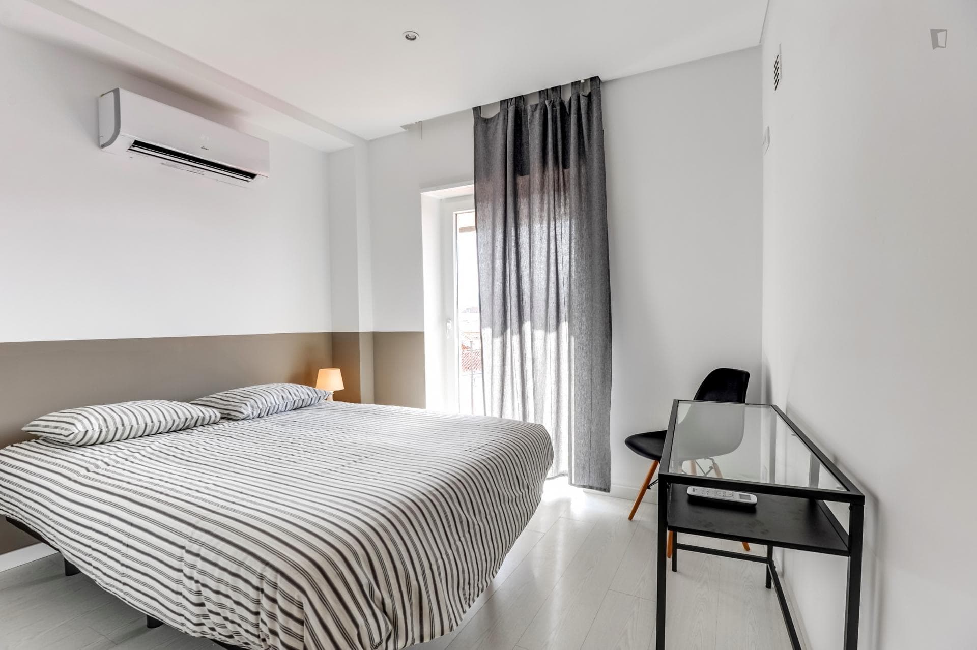 Splendid studio in a residence, in Coimbra's downtwn photo 1