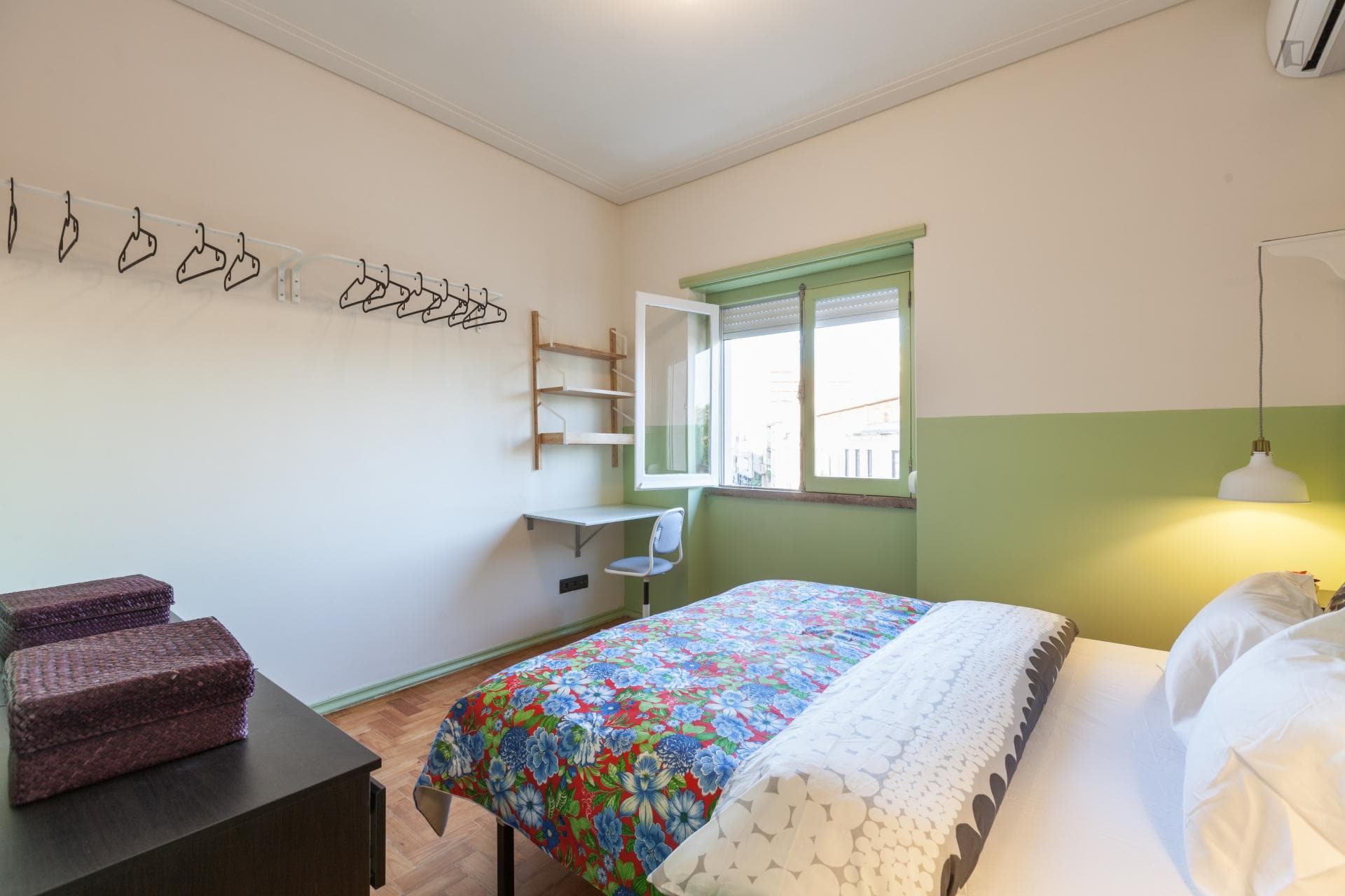 Cute double bedroom close to Departamento de Música da Universidade do Minho photo 1