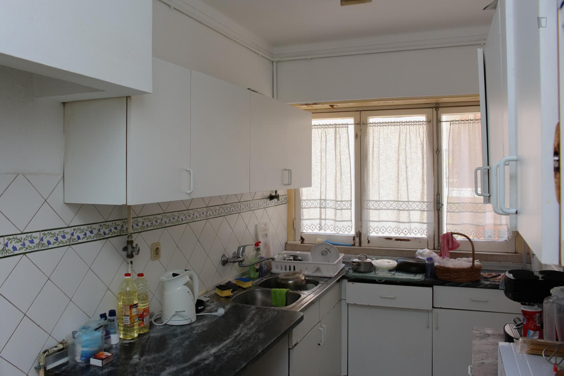 Único quarto em um apartamento de 5 quartos perto Escola Superior de Educação de Coimbra, os machos única photo 1