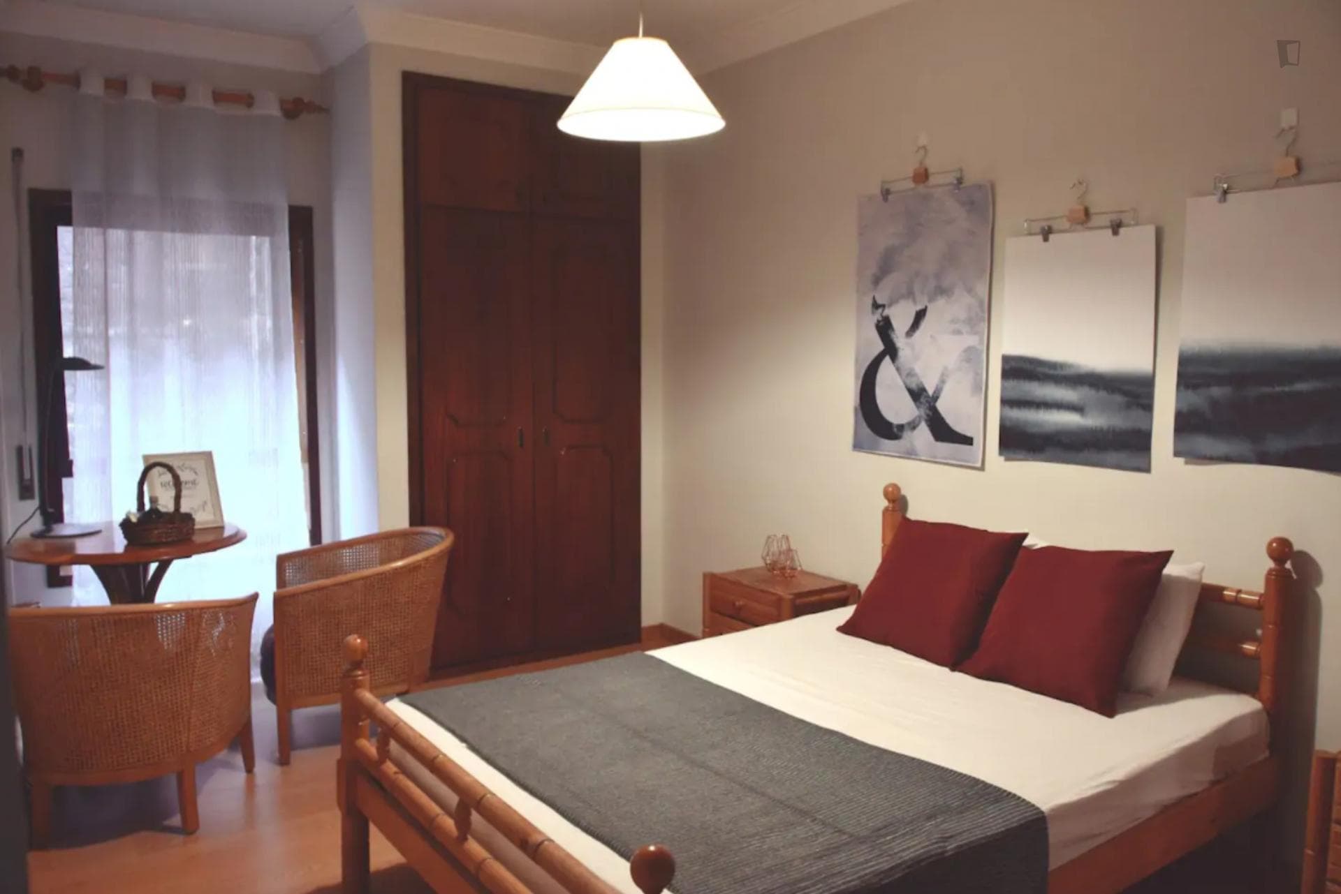 Comfy double bedroom ensuite close to Faculdade de Economia da Universidade de Coimbra photo 1