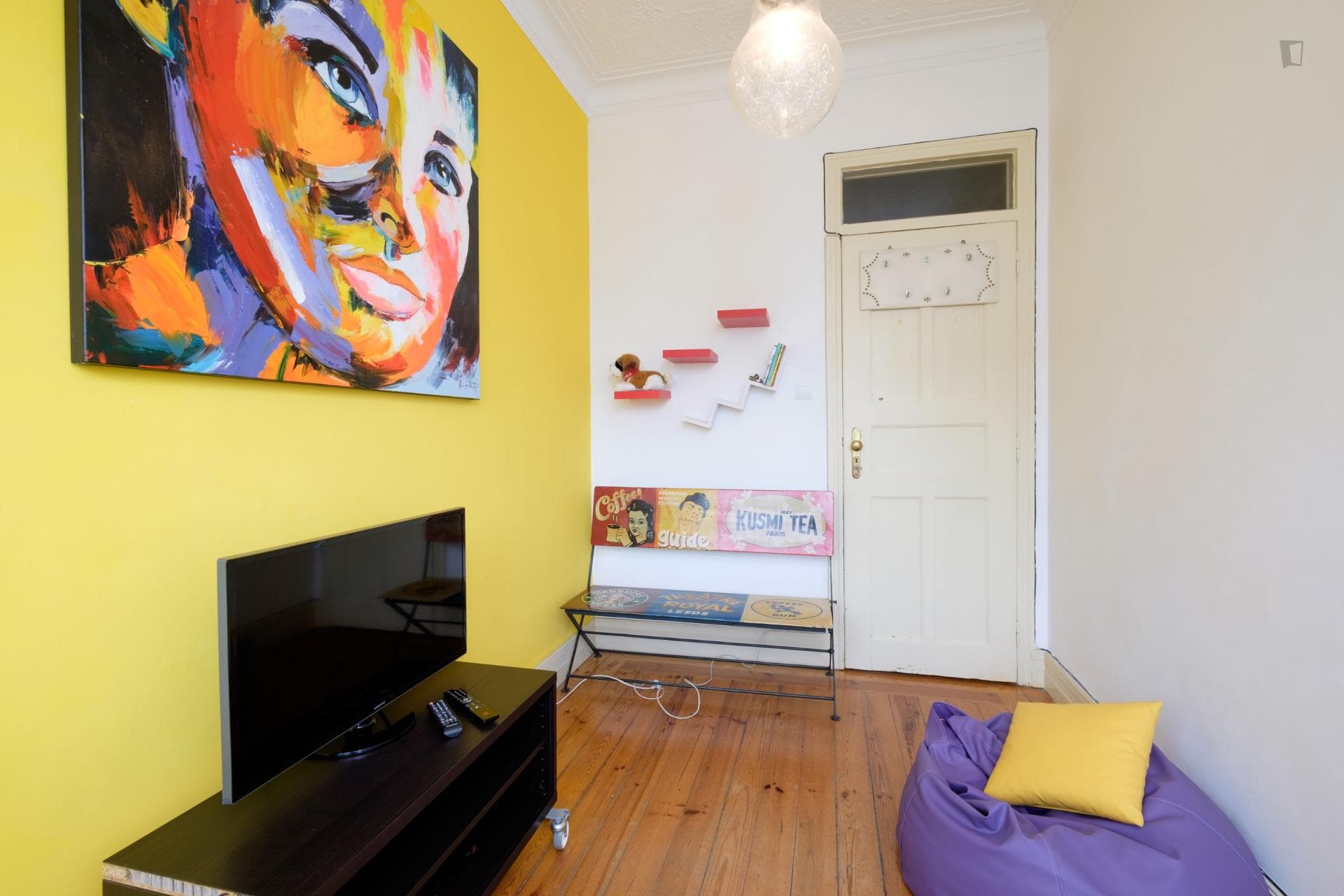 Comfy single bedroom with balcony in Celas city center photo 1