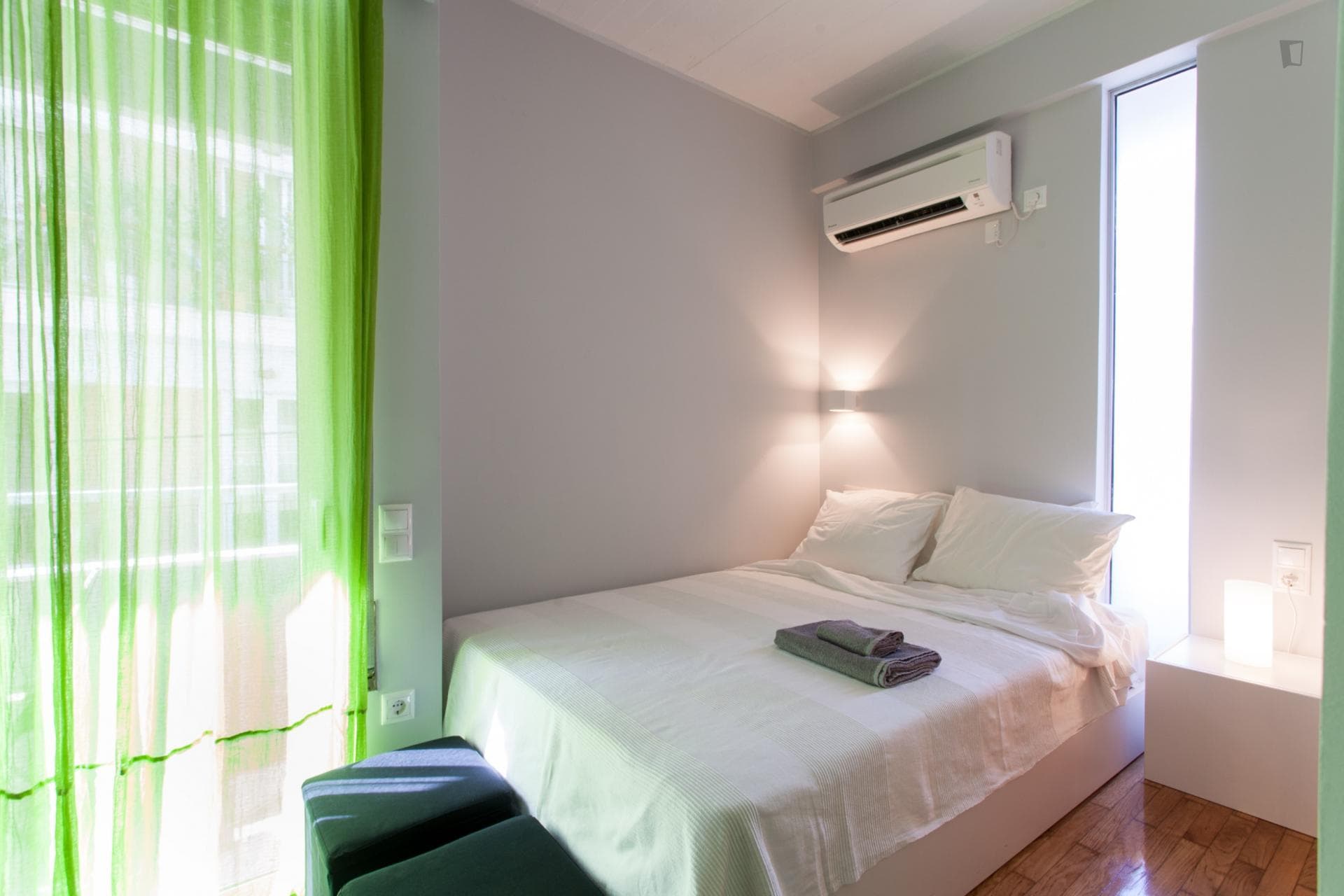 Bright studio near Alexandras Avenue photo 1