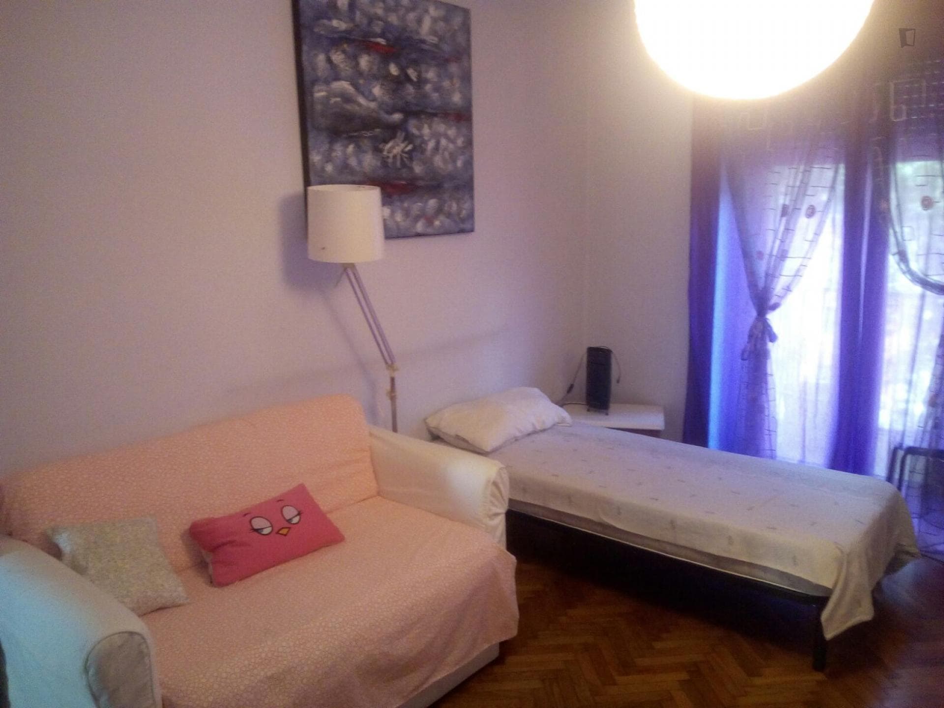 Bed in a pleasant twin bedroom, in Bovisa photo 1