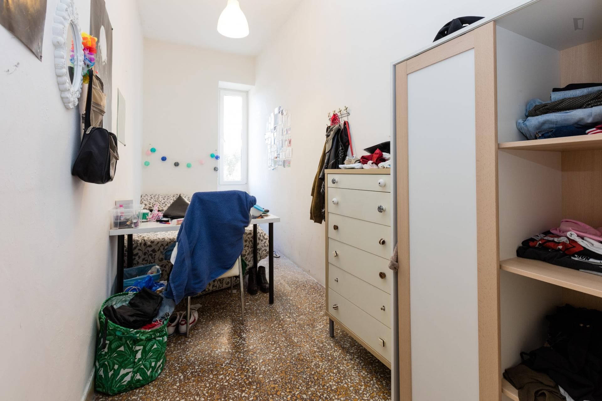 Single bedroom in Ostiense near Garbatella metro station photo 1