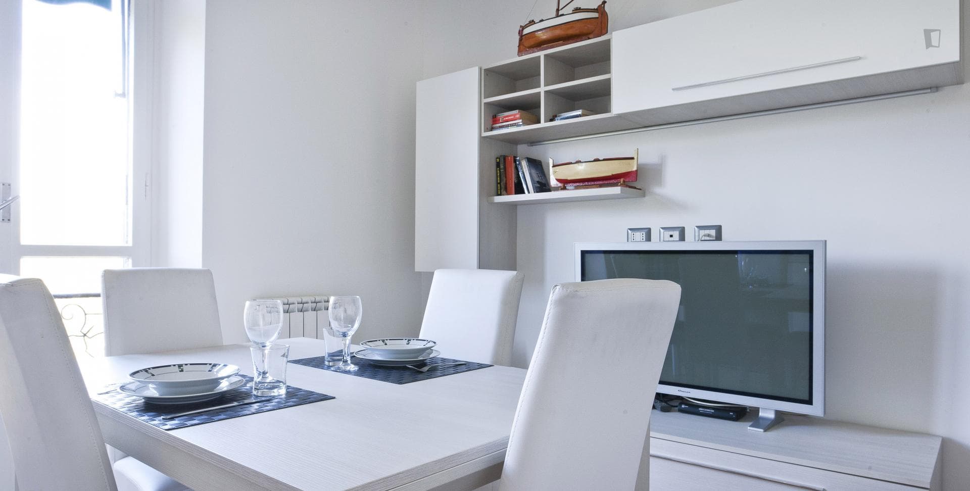 Colourful 1-bedroom apartment near the Gerusalemme metro photo 1