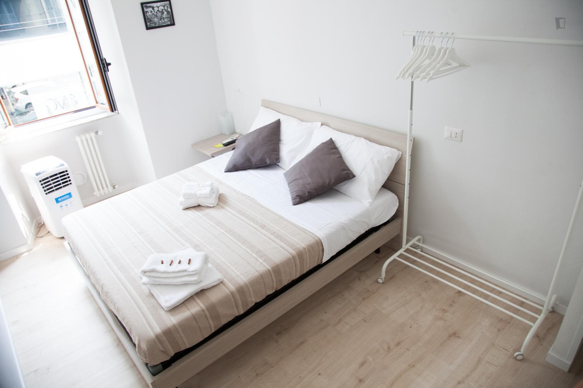 Double bedroom in a 2-bedroom apartment near Naviglio Pavese photo 1