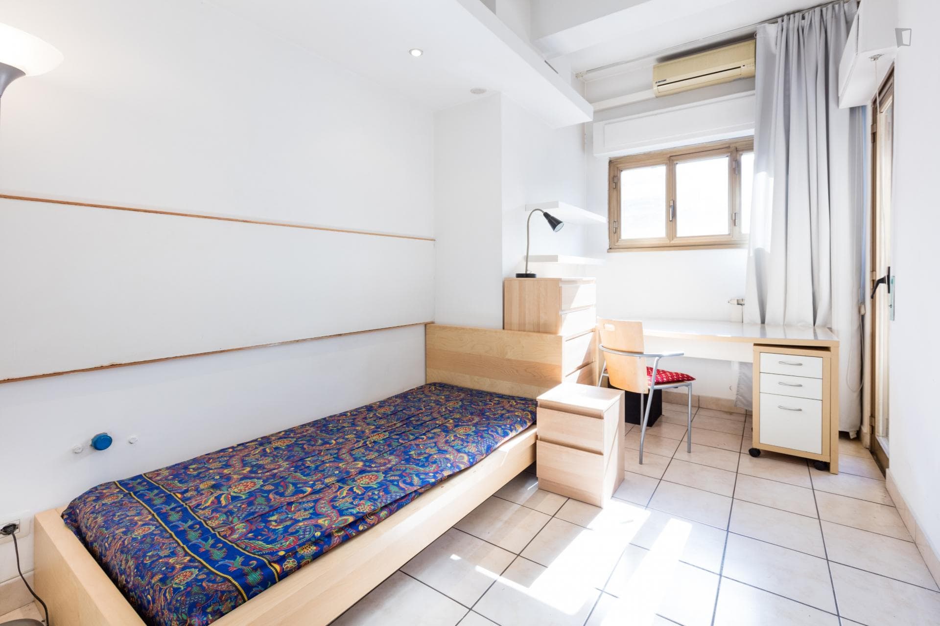 Marvellous single bedroom close to Sapienza Università di Roma only august photo 1