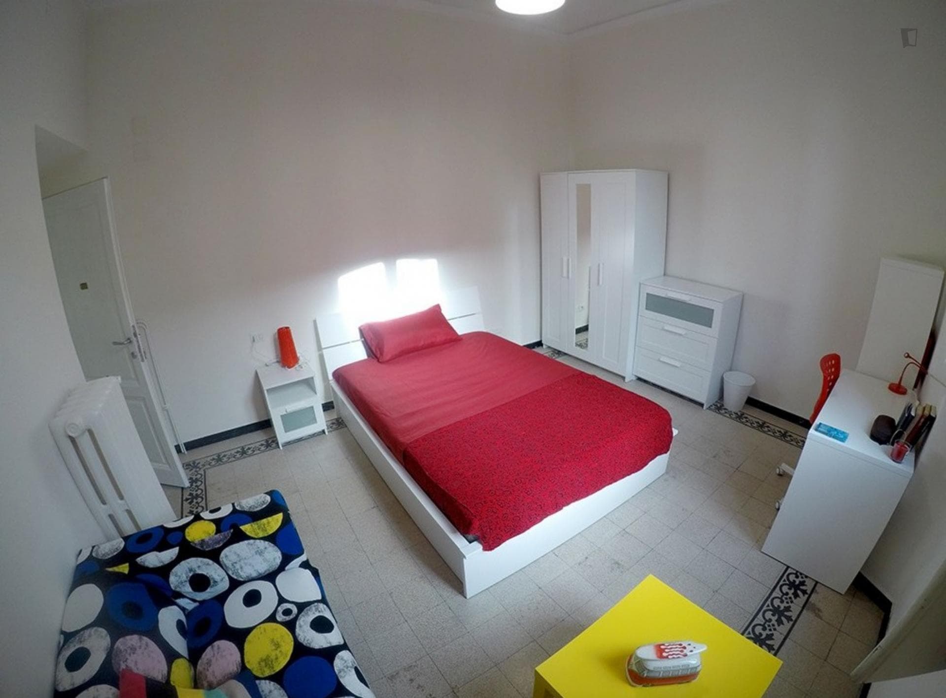 Spacious double bedroom close to Florence city centre photo 1
