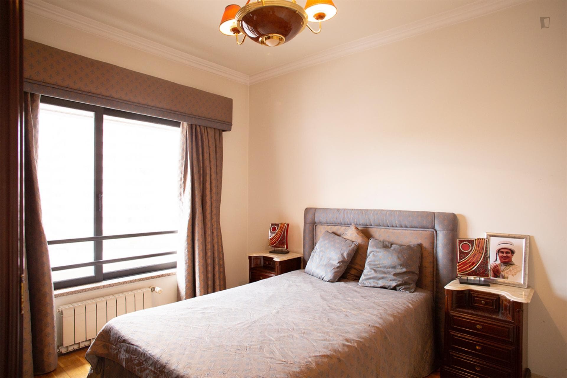 Comfortable double bedroom in Sete Rios photo 1
