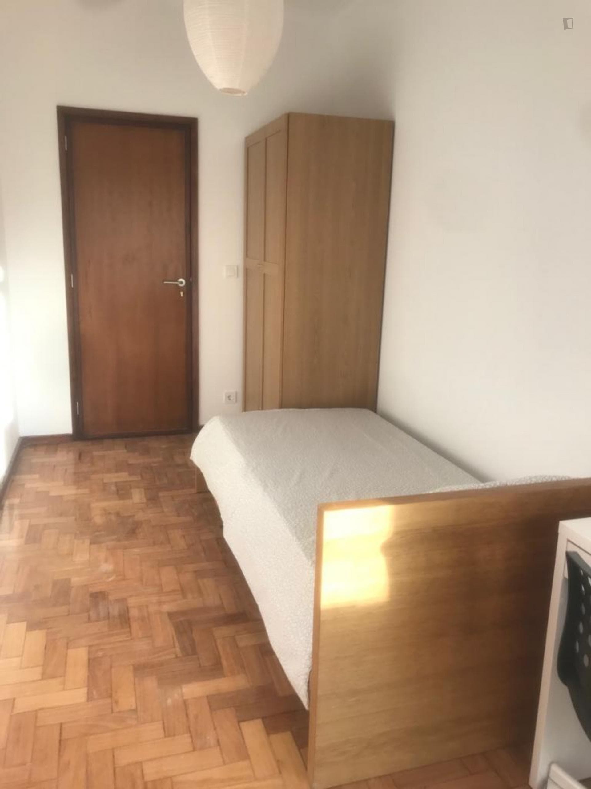 Spacious single bedroom with a balcony, in central Cedofeita photo 1