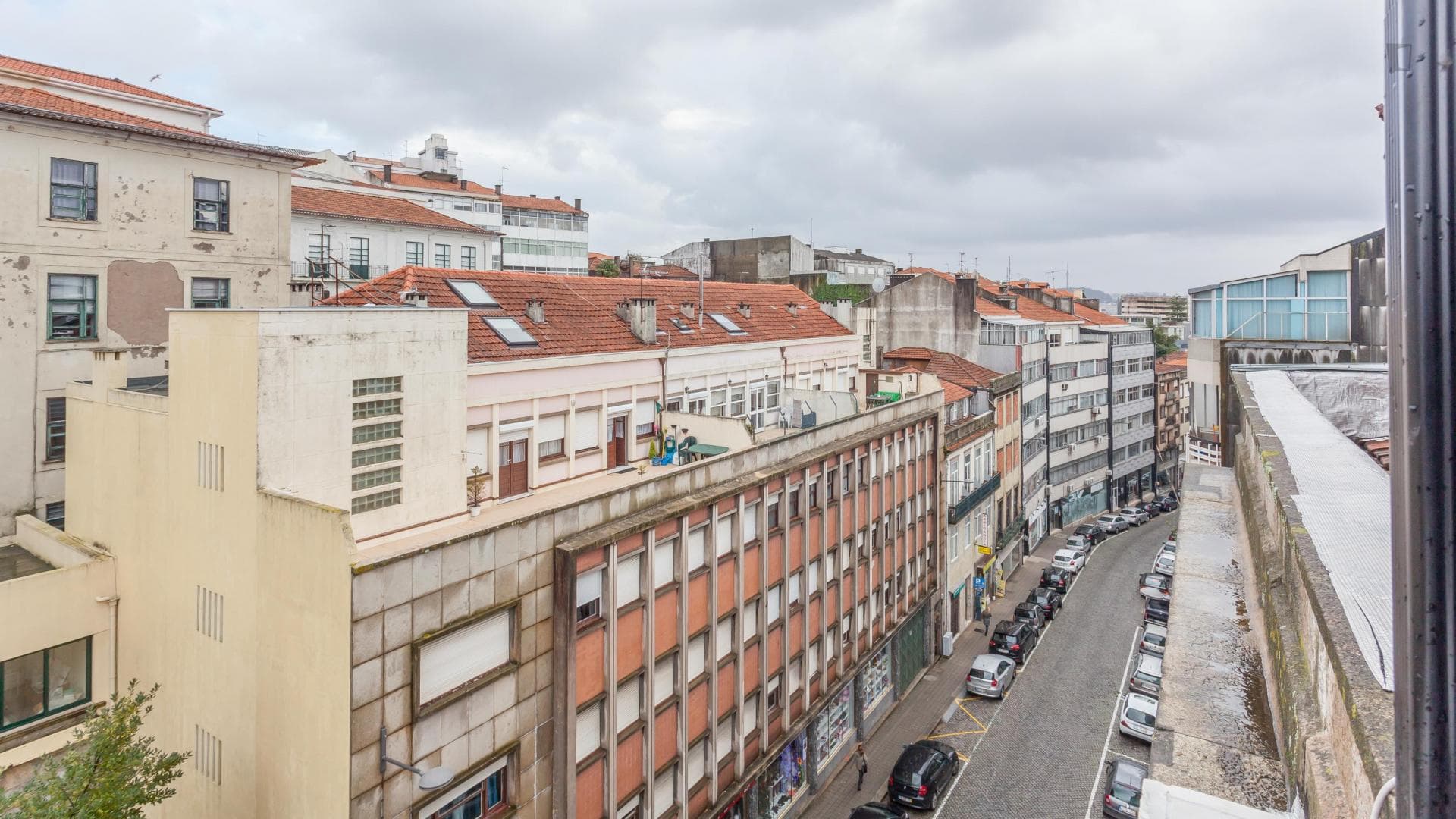 Classy 1-bedroom apartment in commercial Baixa photo 1