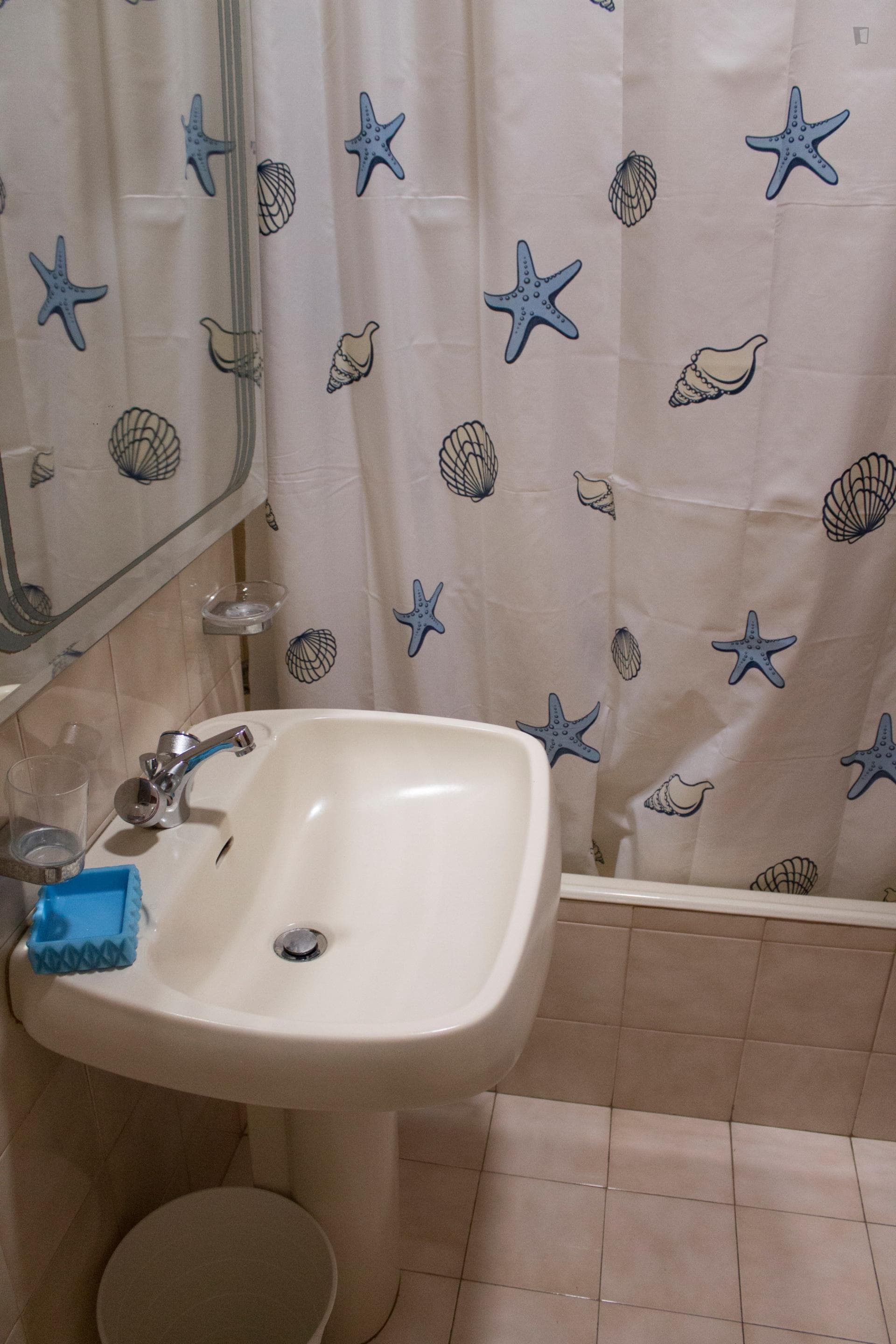 SHARED ROOMS AND INDIVIDUAL ROOMS FOR RENT photo 1
