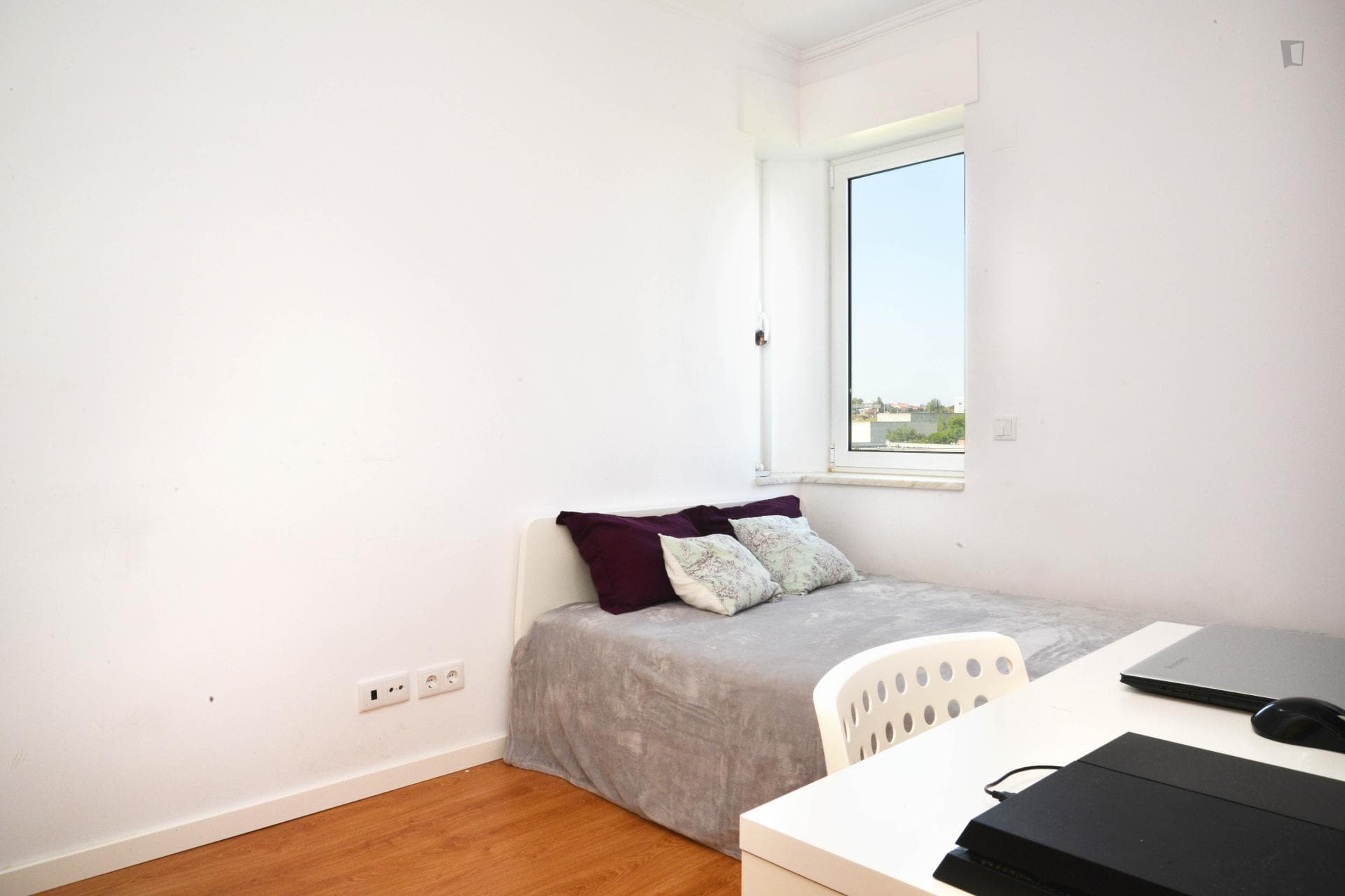 Decent double room near Instituto Superior de Engenharia photo 1