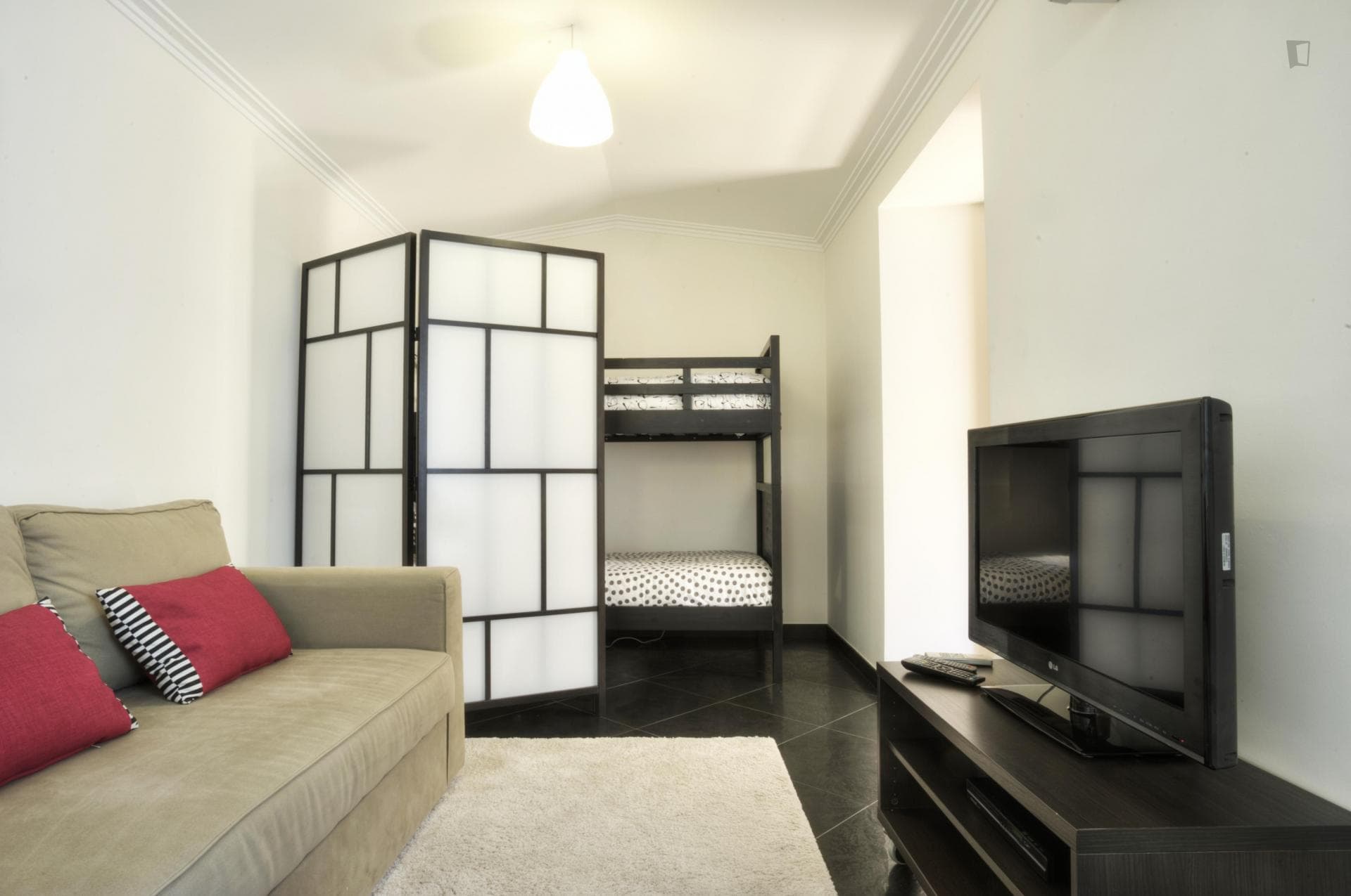 One-bedroom nicely decorated apartment for max. 4 people in Lumiar photo 1