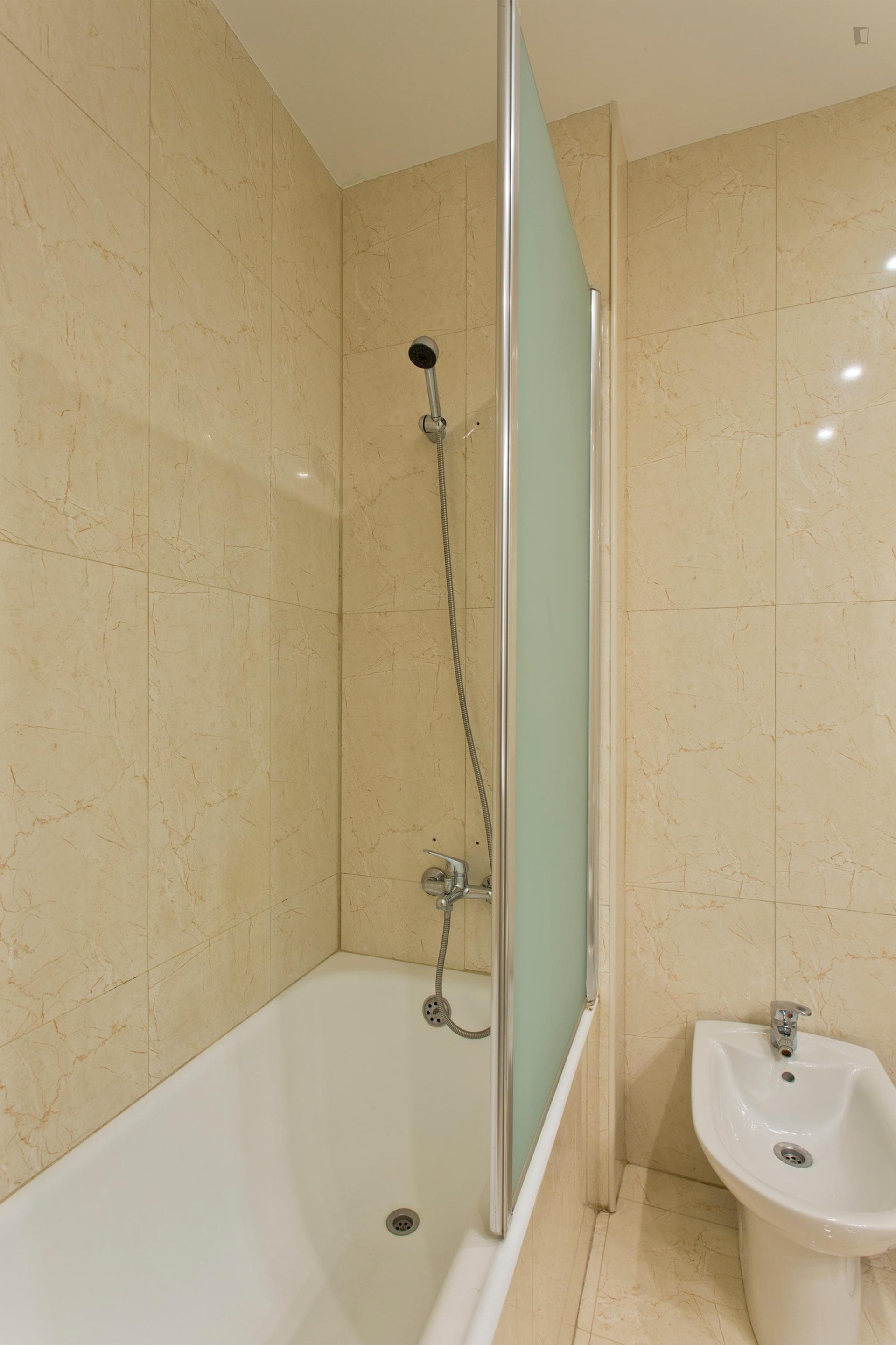 Two Bedroom Oporto Central Flat Parking photo 1