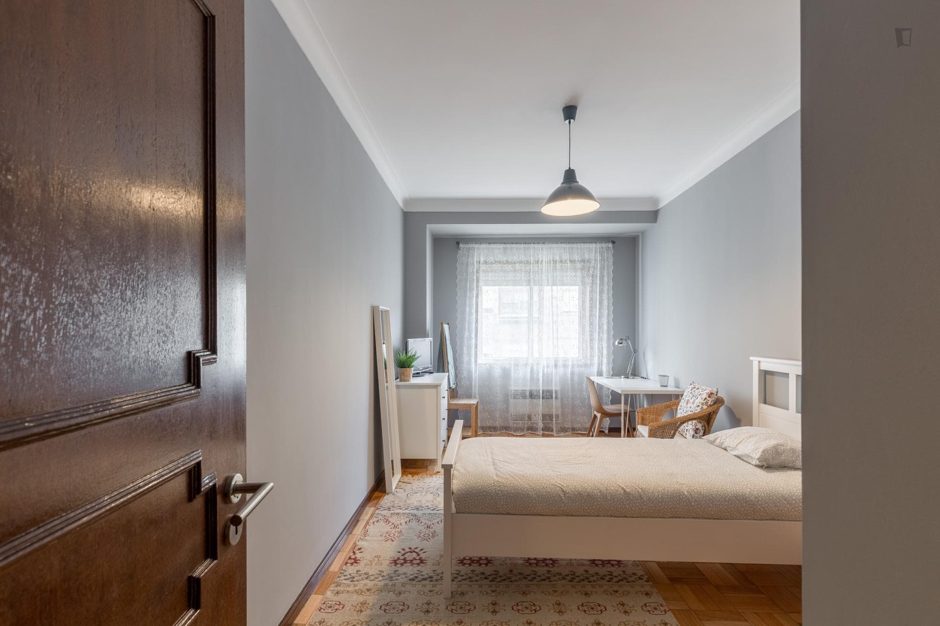 Cosy single bedroom near Maquês metro station photo 1