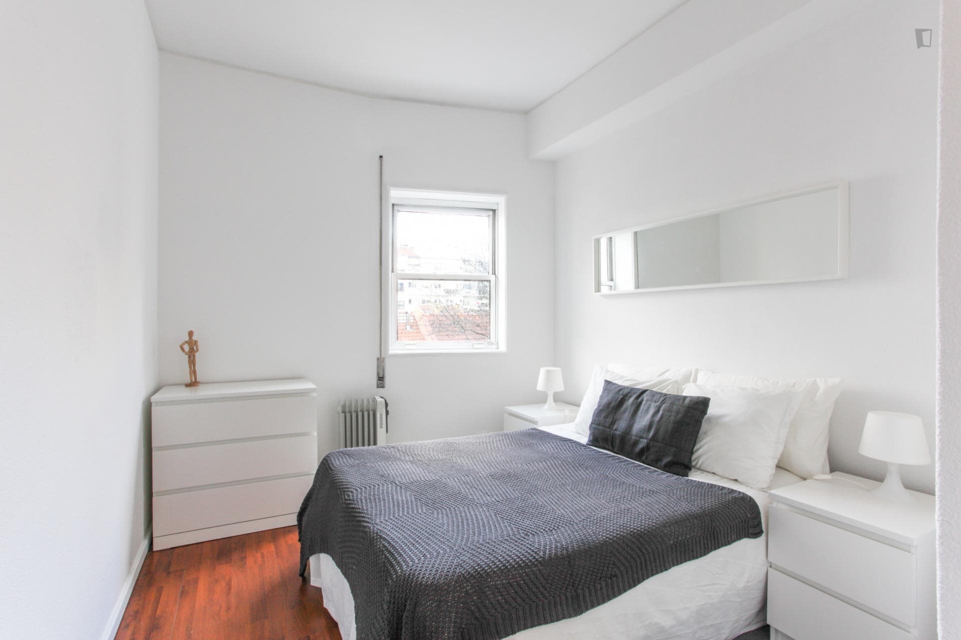 Double Bedroom Apartment near Faria Guimaraes metro station - FG 4º Dto/F photo 1