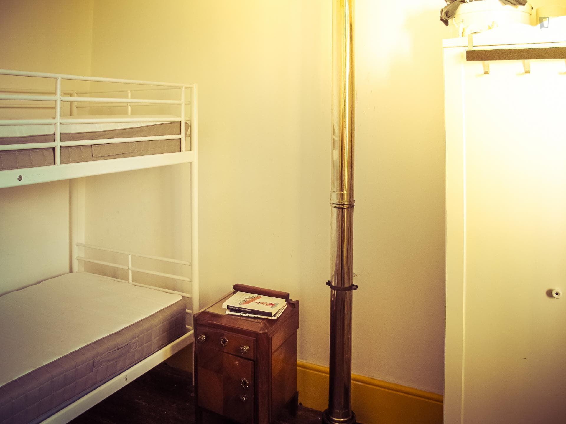 Bunk bedroom in a 4-bedroom apartment near Lapa metro station photo 1