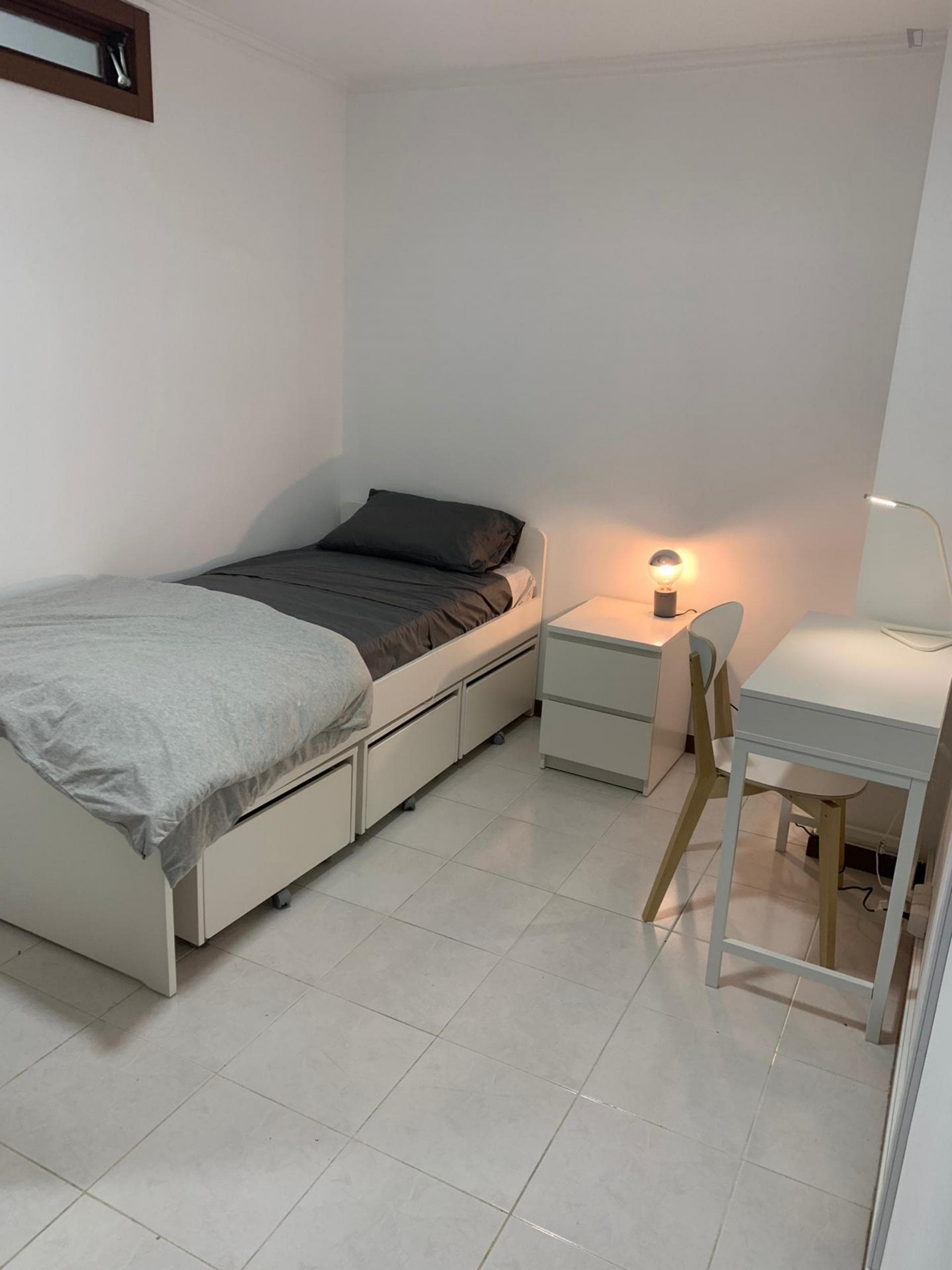 Modern single bedroom in Central Bonfim photo 1