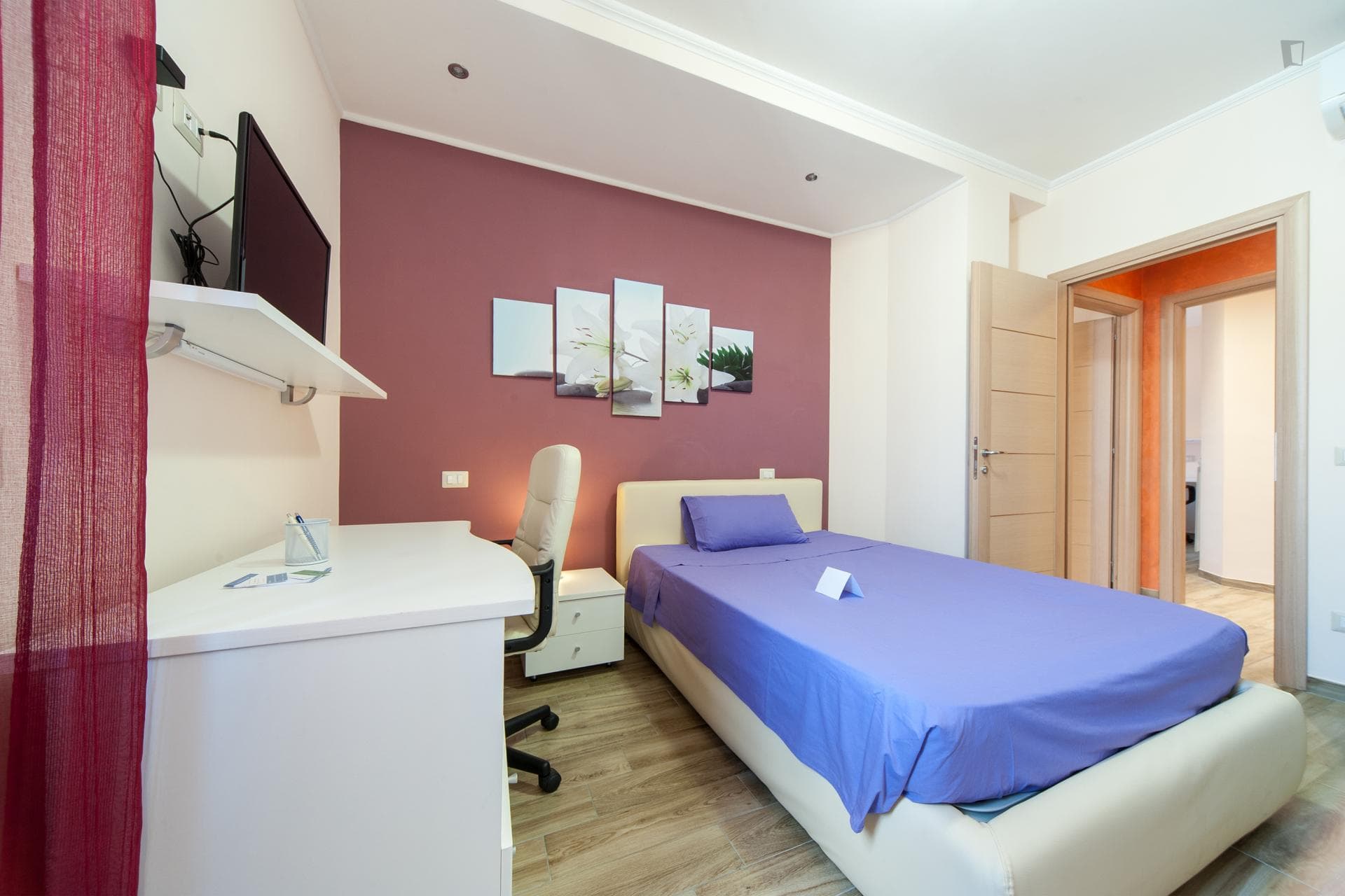 Fantastic single bedroom with an ensuite bathroom, near Fontana Candida metro photo 1