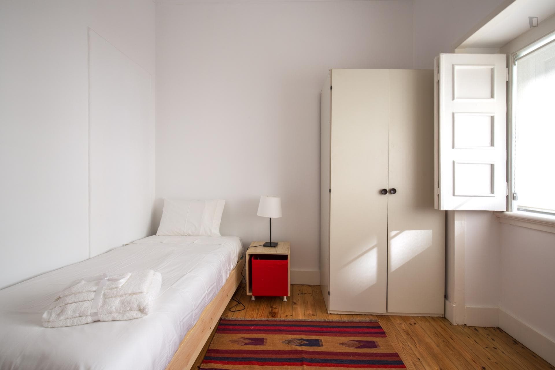 Student-friendly apartment close to Alameda Metro Station photo 1