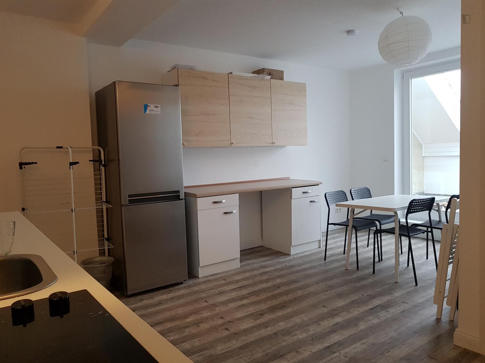 Great single bedroom in a shared bedroom apartment photo 1