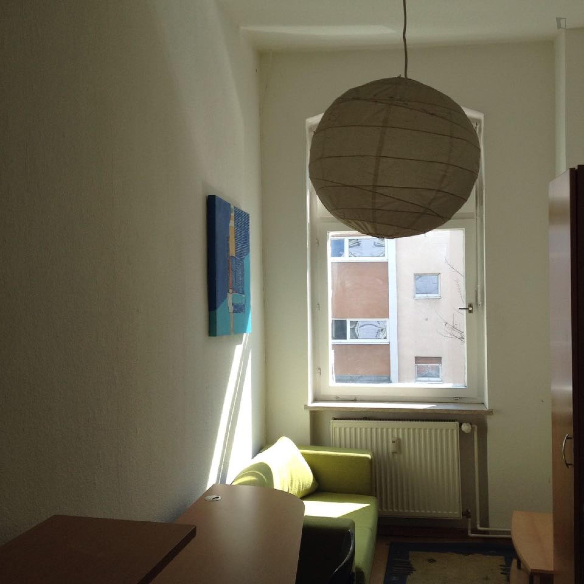 Snug single bedroom in a 3-bedroom flat in Neukölln photo 1