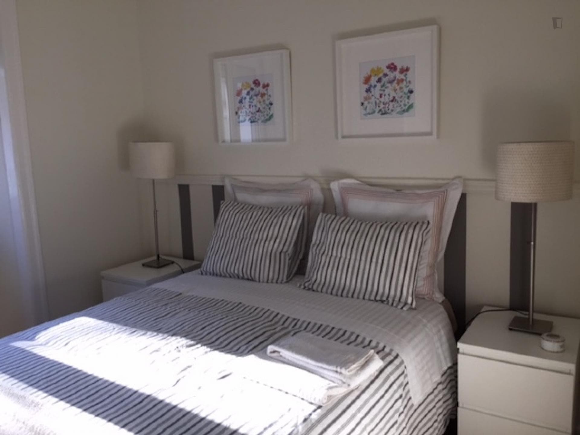 Nice 2-bedroom flat in Campolide, not far from Universidade Nova de Lisboa photo 1