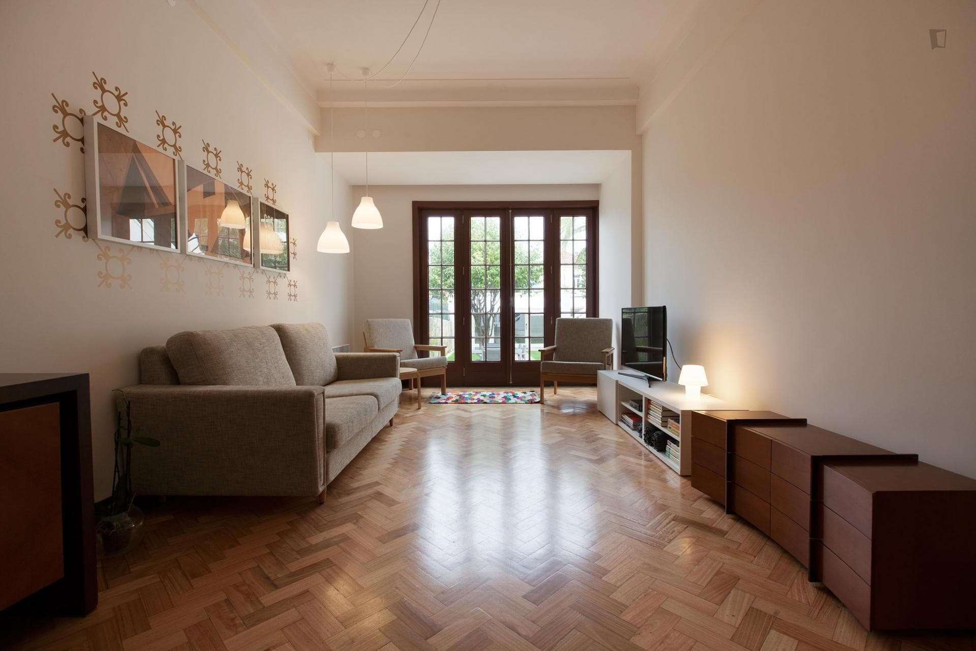 Bright twin bedroom not far from Faculdade de Economia da Universidade do Porto photo 1