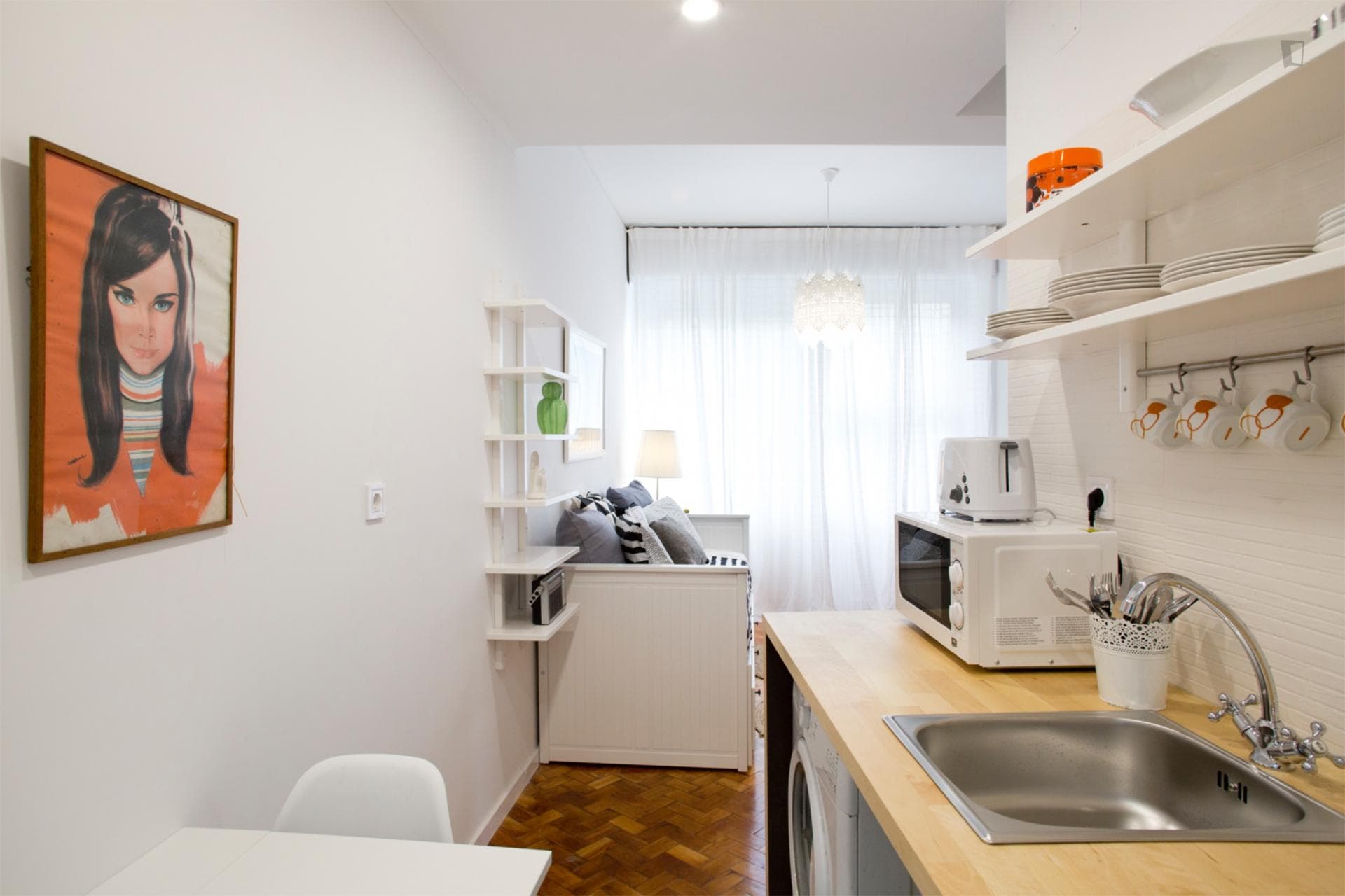 Alluring studio with patio in the centre of Lisbon photo 1