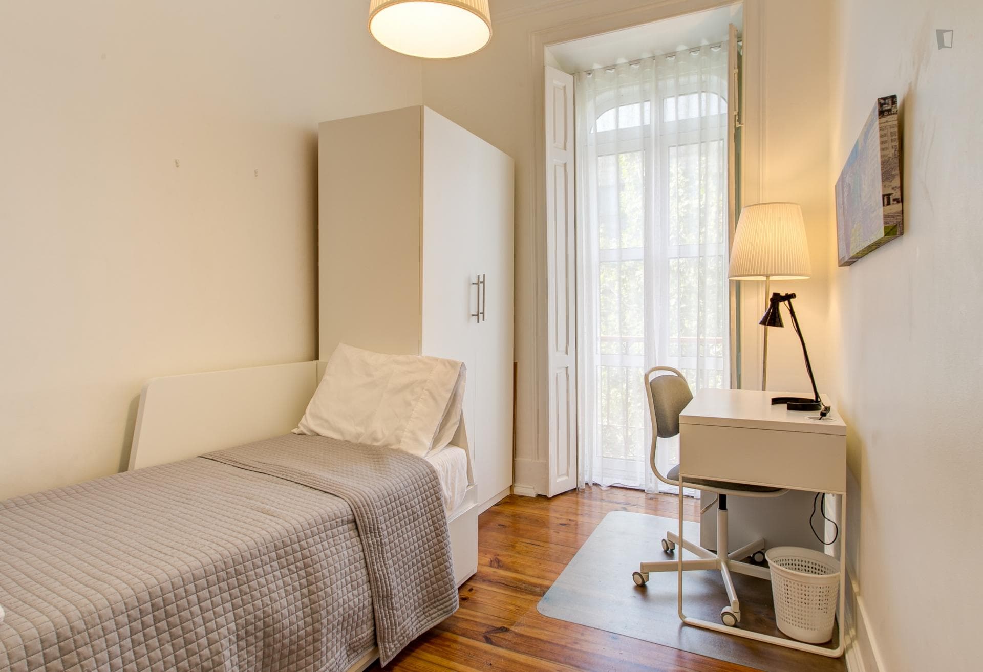 Bright Single Bedroom with balcony nea Picoas Metro Rm 1 photo 1