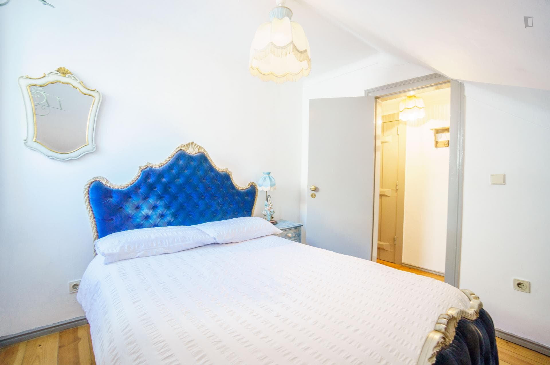 Cosy double bedroom in Bairro Alto photo 1