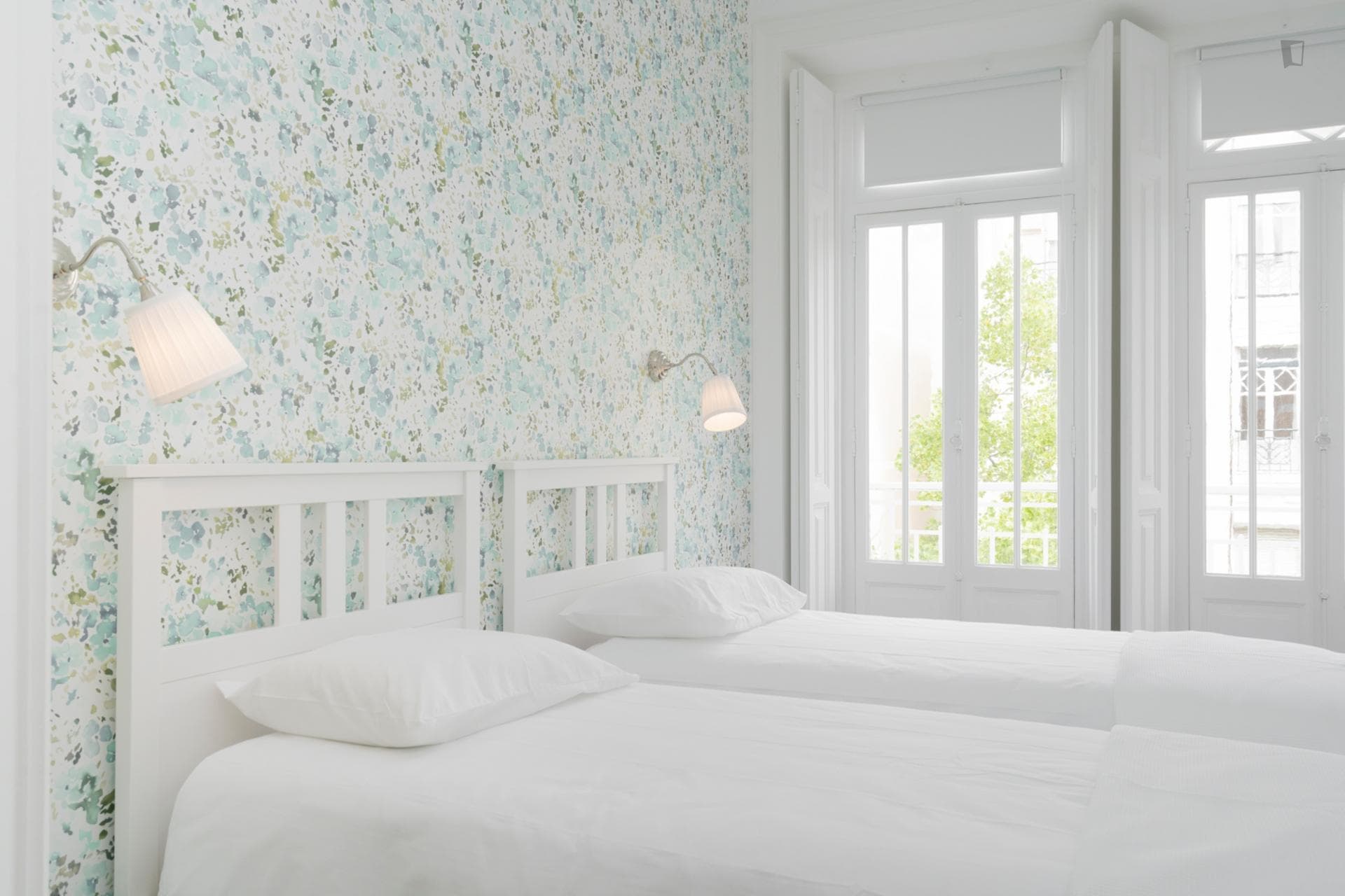 Twin bedroom near Campo Pequeno metro station photo 1