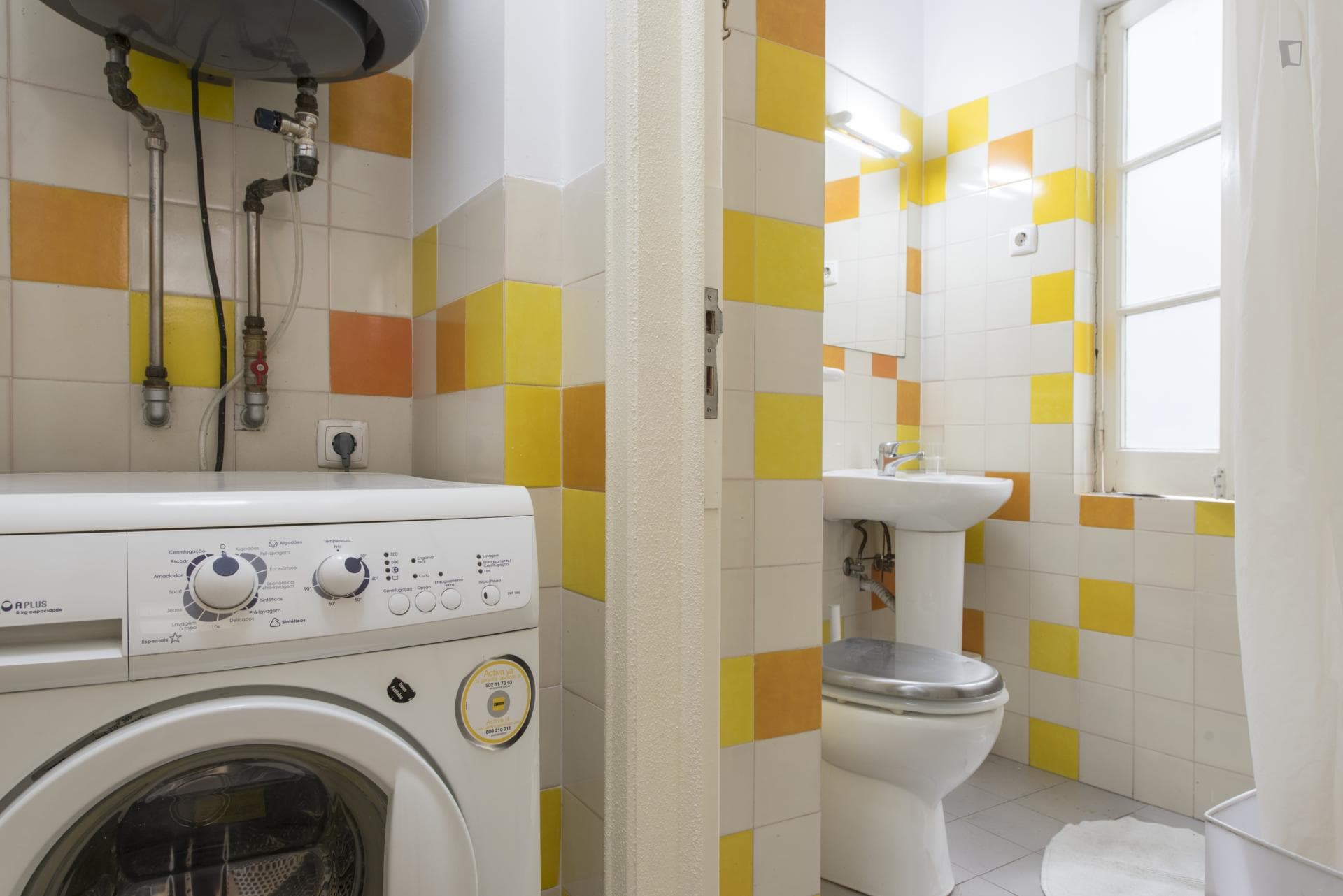 Single ensuite bedroom in Almirante Reis, photo 1