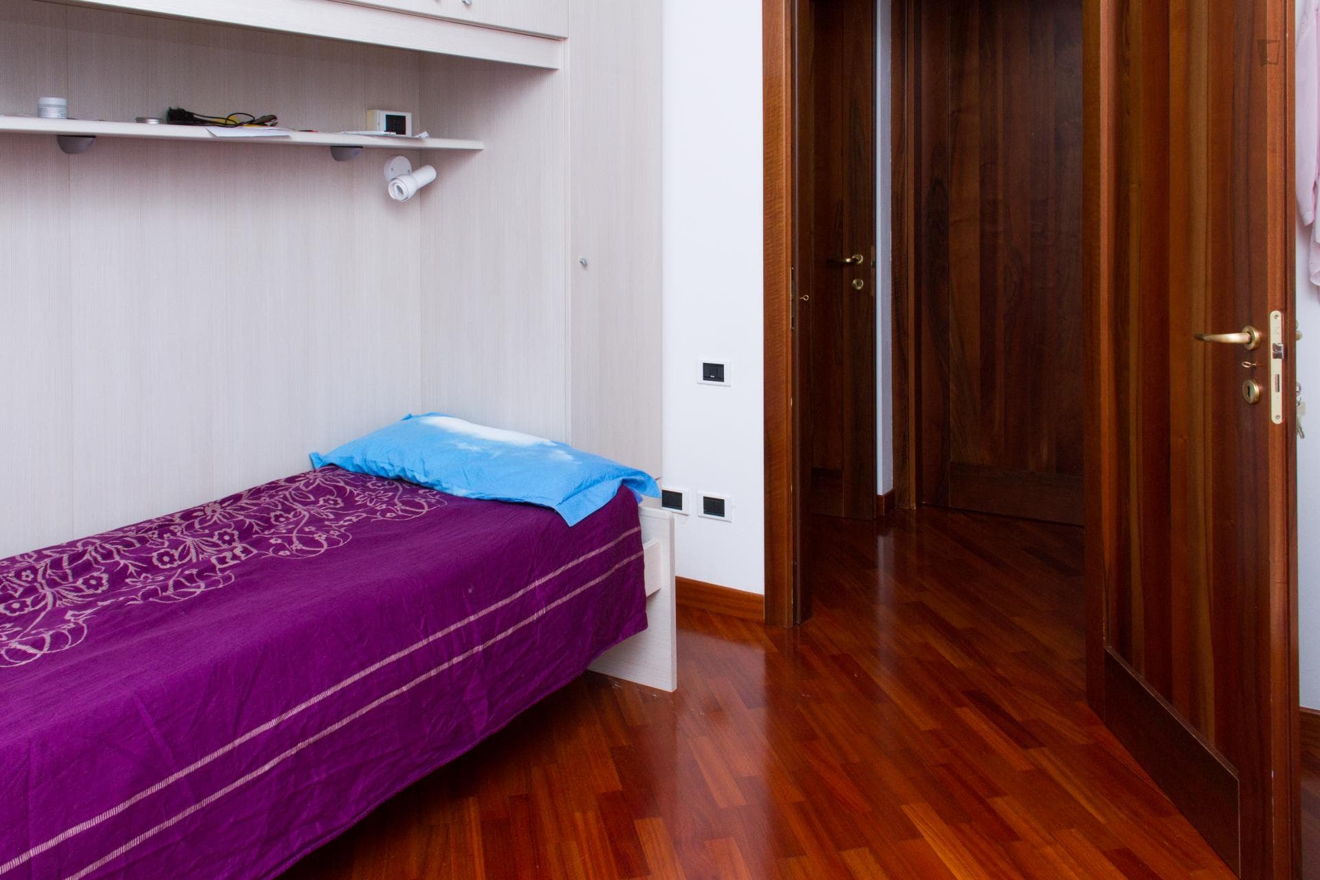 Single bedroom in a 4-bedroom flat, near the Giardino Alberto Moravia photo 1