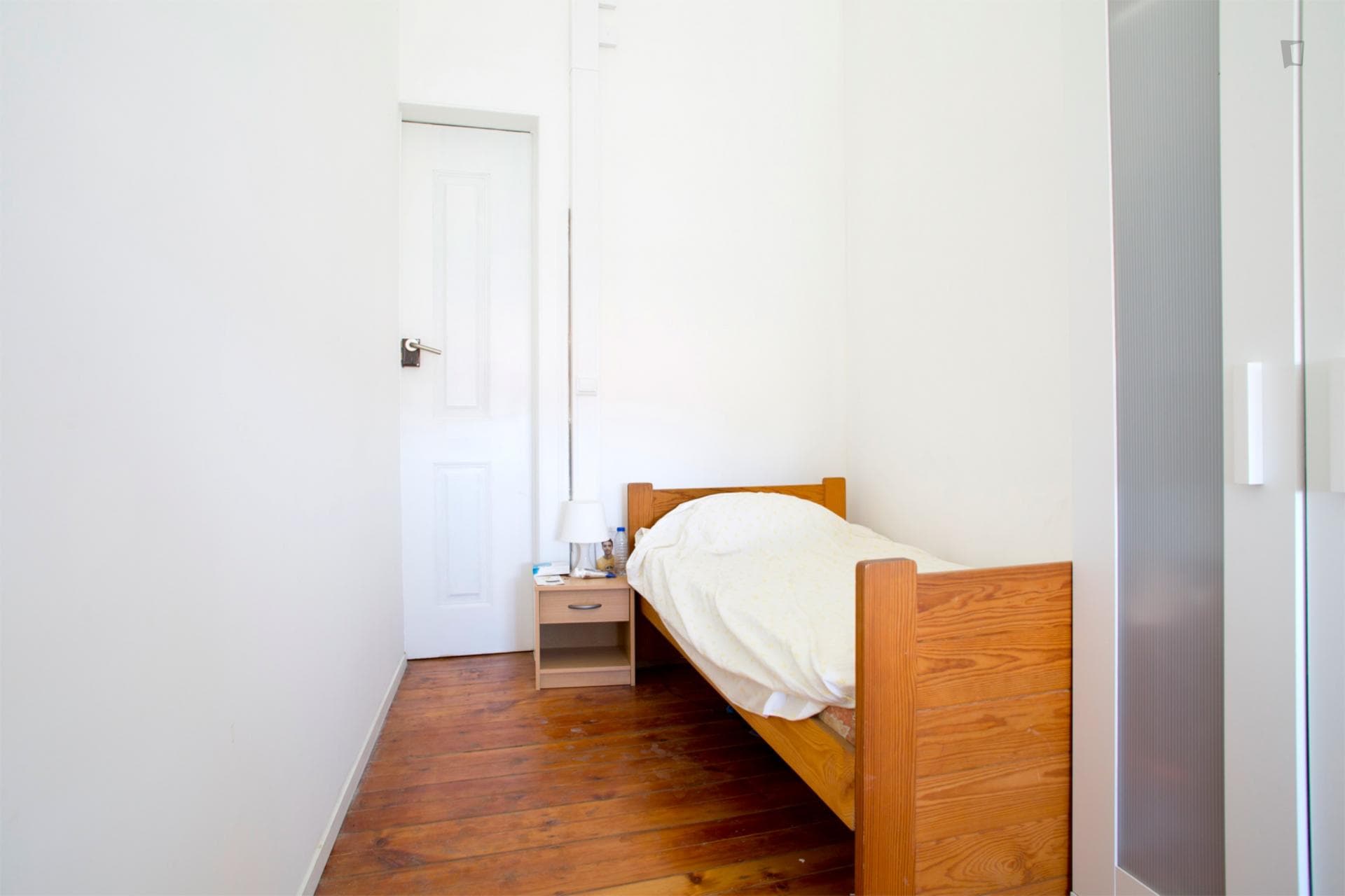 Single bedroom close to Universidade Lusíada de Lisboa photo 1