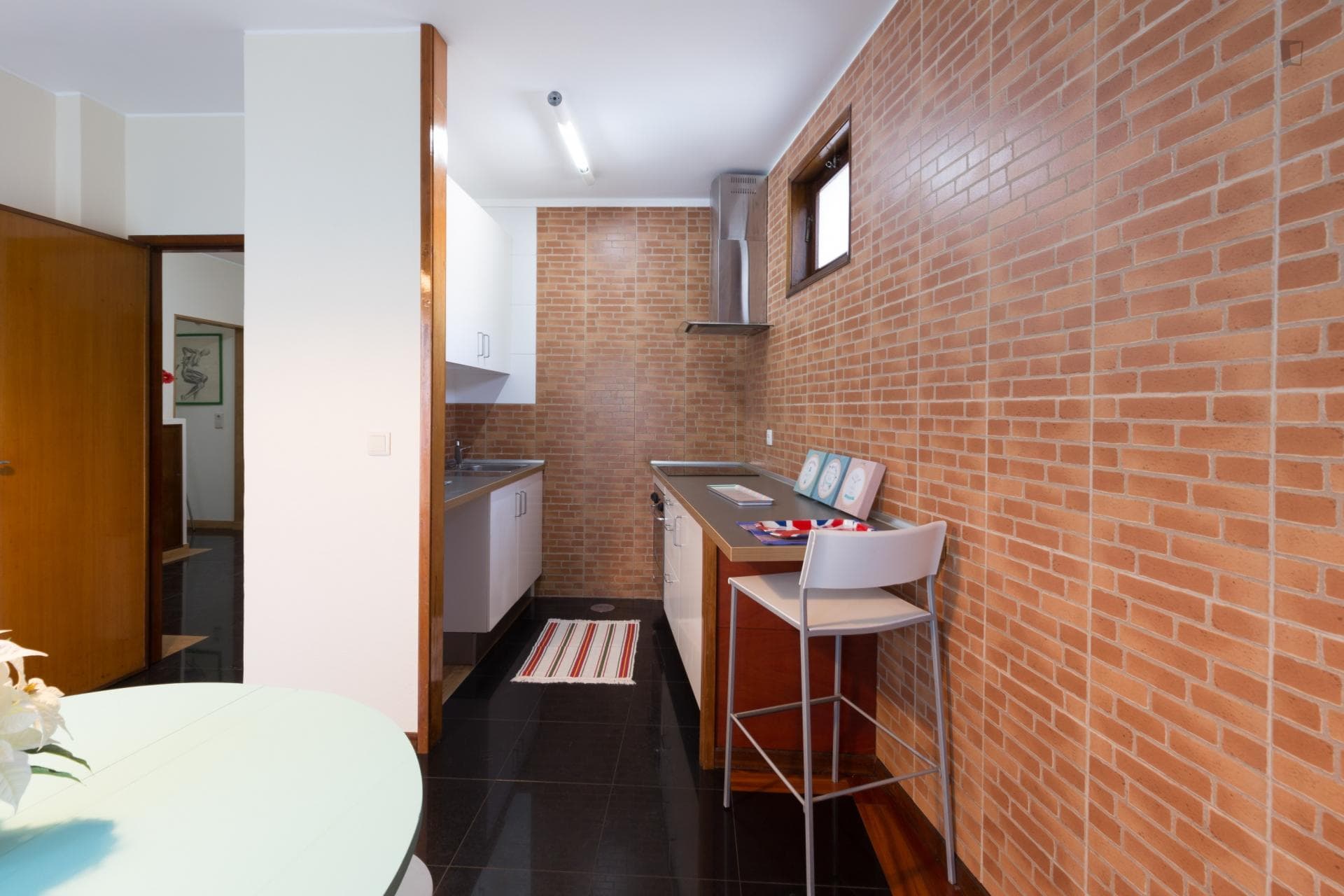 Cosy and bright twin bedroom in Porto photo 1