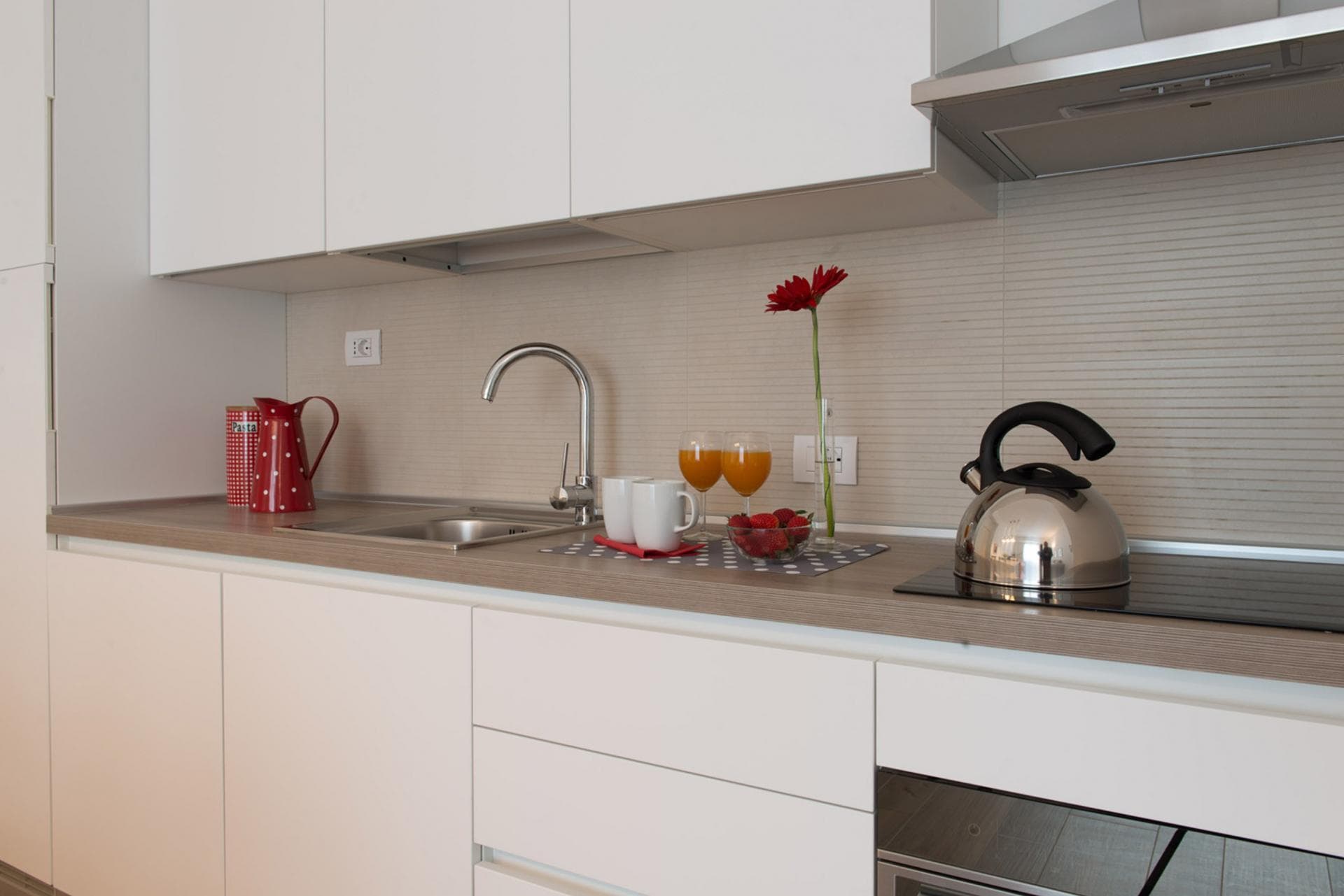 Stylish 1-bedroom apartment near Moscova metro station photo 1