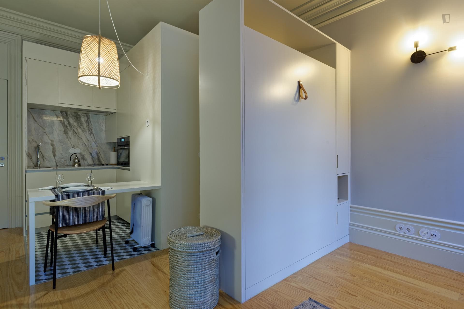 Charming studio with parking place, by 24 de Agosto metro station photo 1