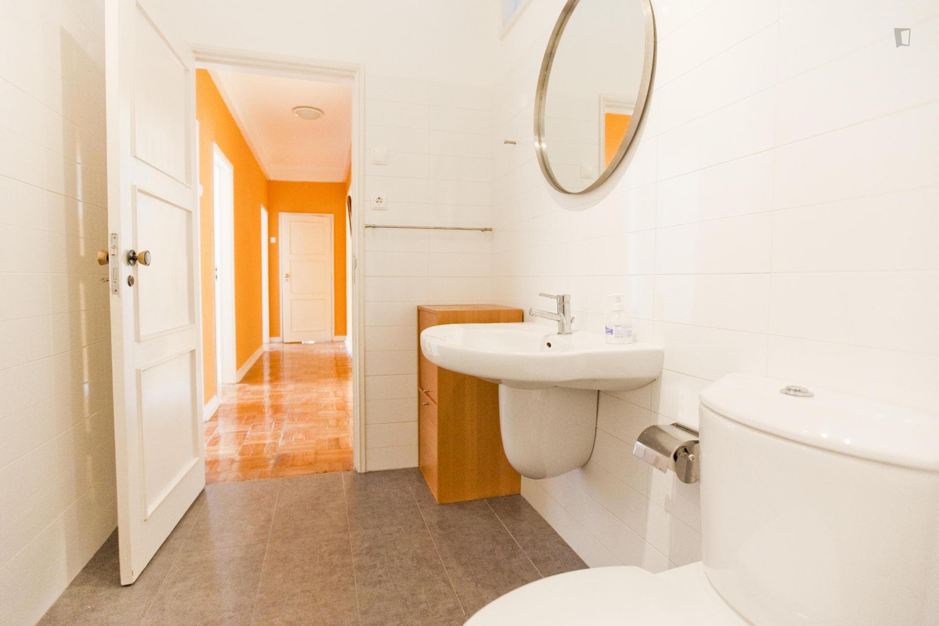 Welcoming single bedroom near Parque Eduardo VII photo 1