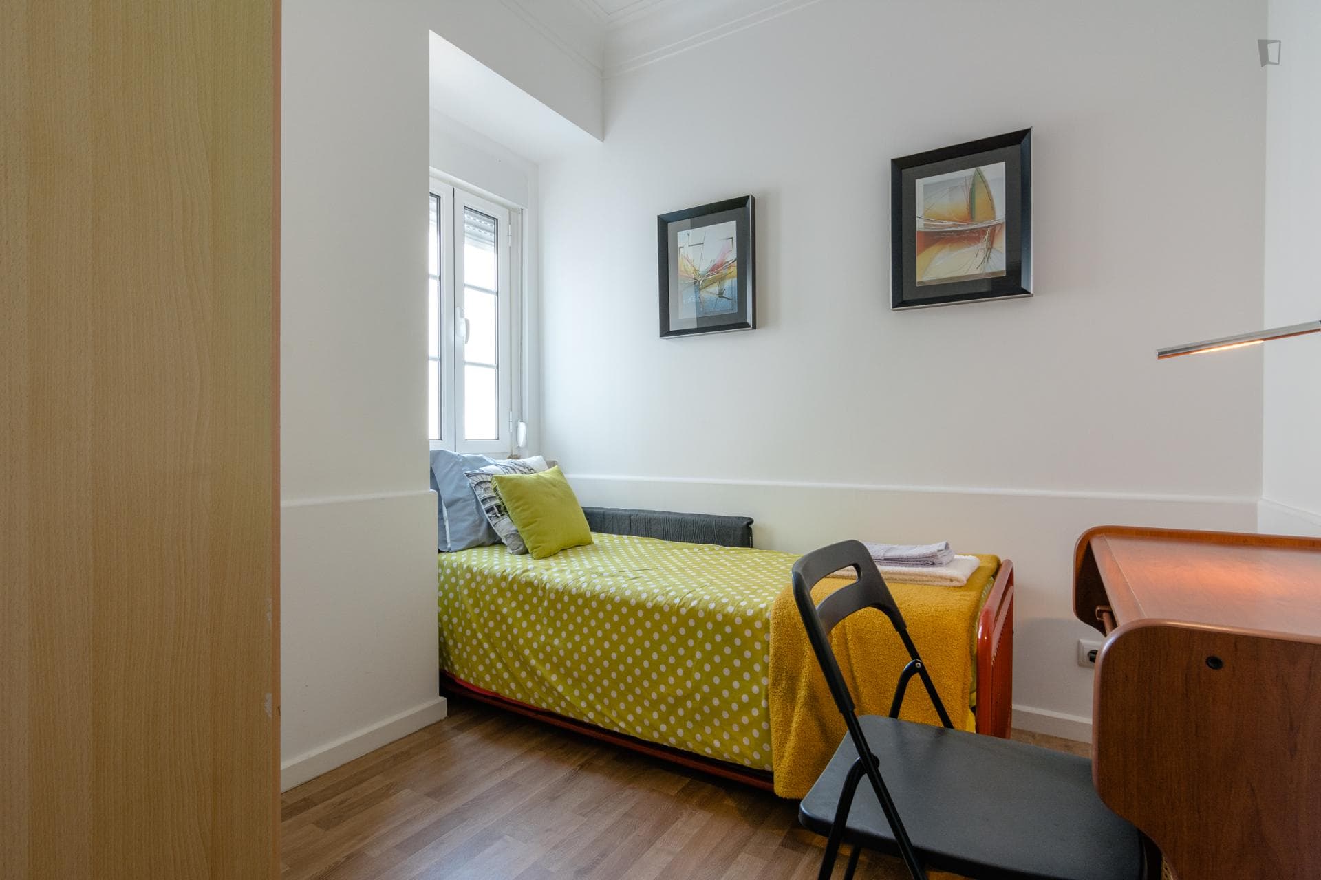Welcoming single bedroom in a 2-bedroom flat, in Restelo photo 1