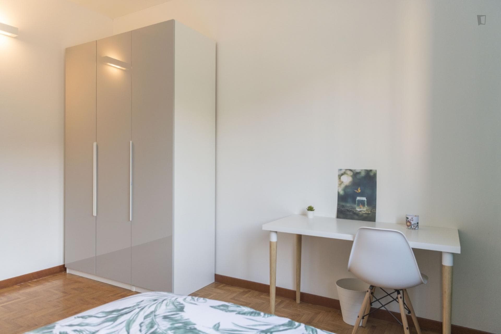 Twin bedroom in 4-bedroom apartment close to Politecnico photo 1