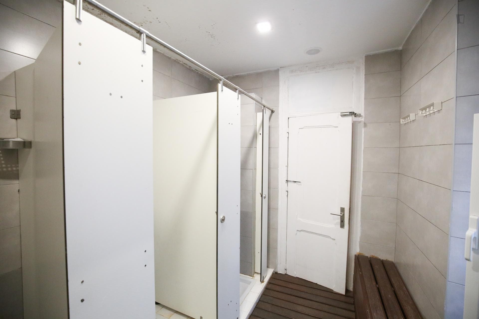Spacious and comfy twin bedroom in city center photo 1