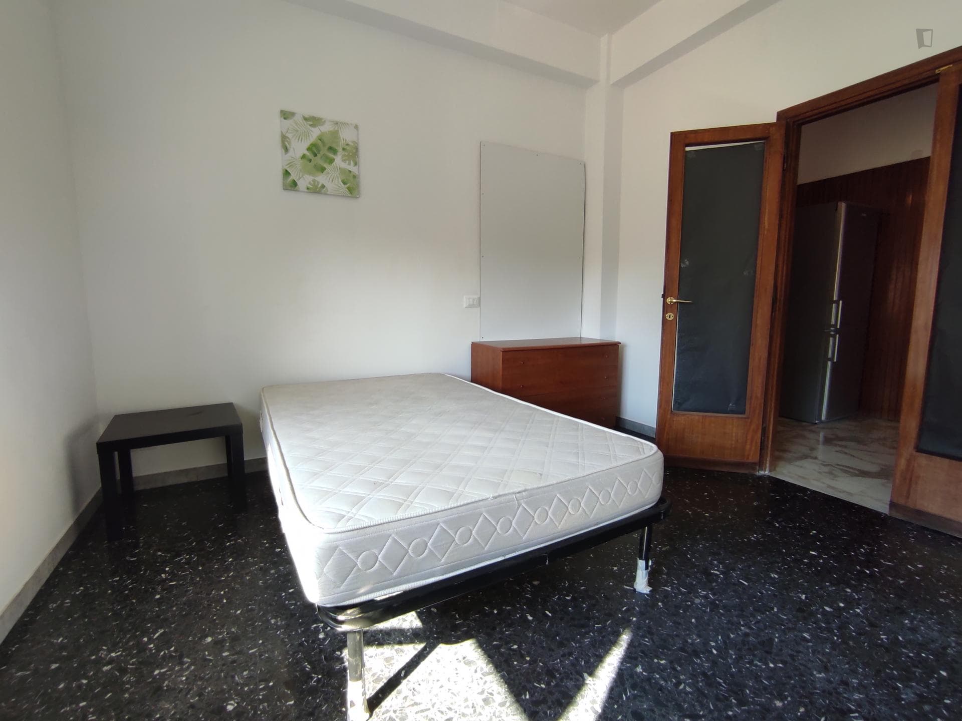 Bright bedroom in Ostiense photo 1