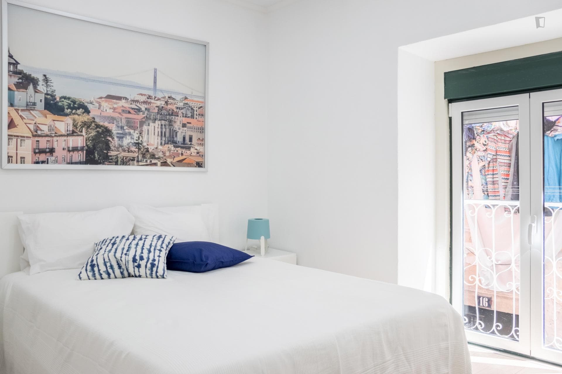 Unique apartment in central Martim Moniz photo 1