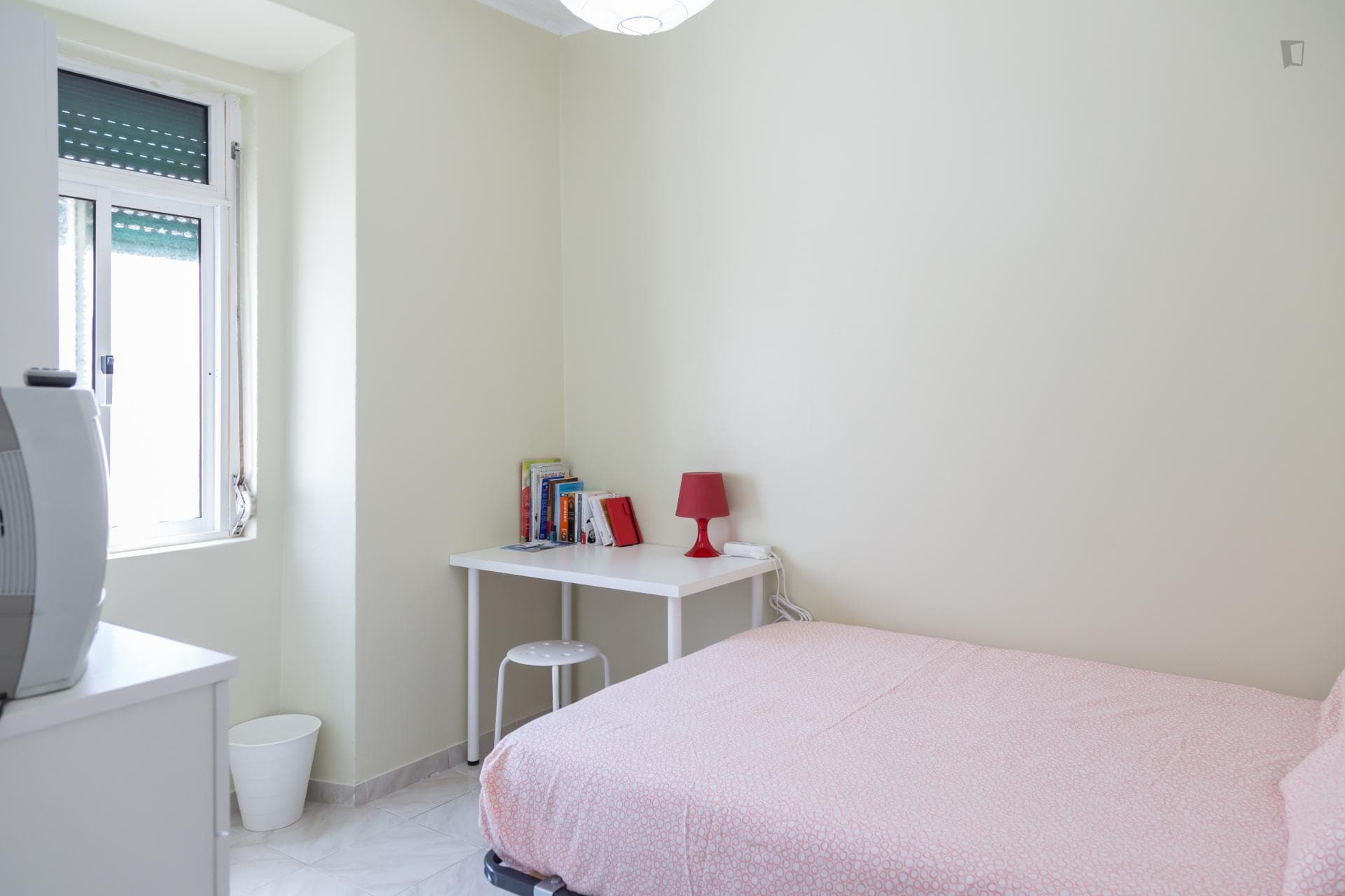 Cool looking double bedroom in proximity of IST photo 1